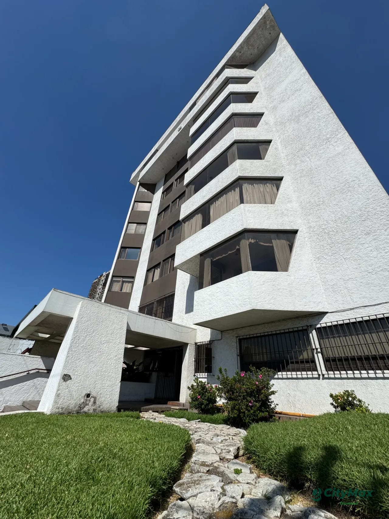 Apartamento en Venta Zona 10 — Apartamento en Venta en Santa Clara Las Cañas, Zona 10, Guatemala, Ciudad — foto 2 de 12