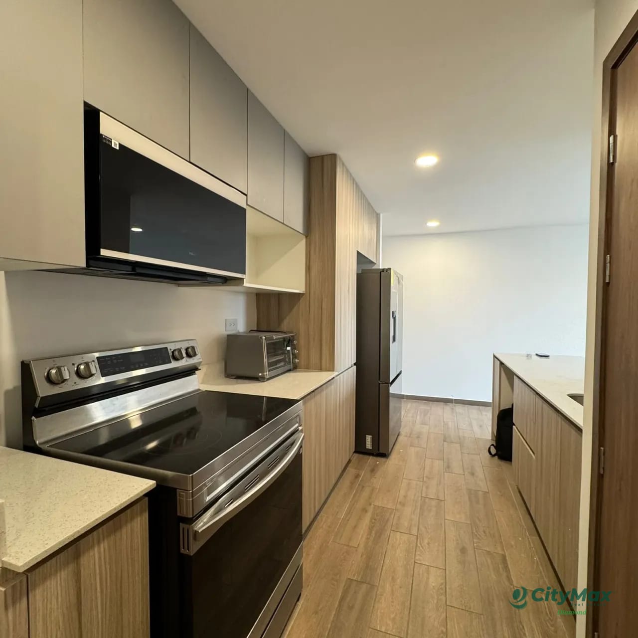 Apartamento en venta zona 14 — Apartamento en Alquiler en Parque 14, Zona 14, Guatemala, Ciudad — foto 1 de 14
