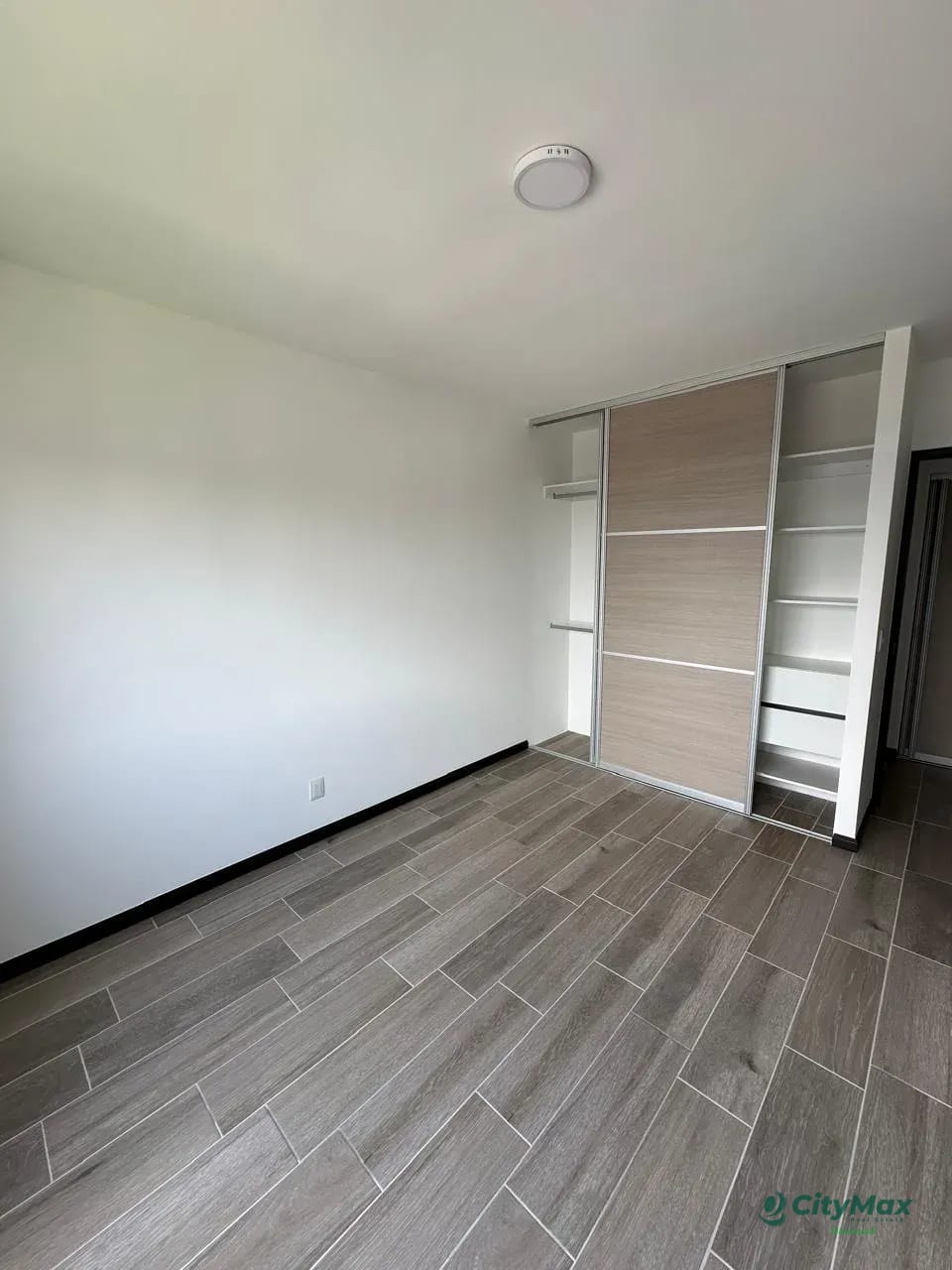 Apartamento en renta zona 14 — Apartamento en Alquiler en Segheria, Zona 14, Guatemala, Ciudad — foto 5 de 8