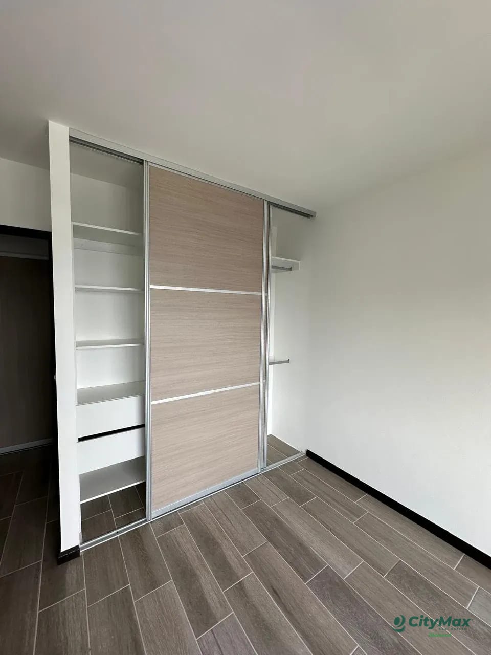 Apartamento en renta zona 14 — Apartamento en Alquiler en Segheria, Zona 14, Guatemala, Ciudad — foto 7 de 8