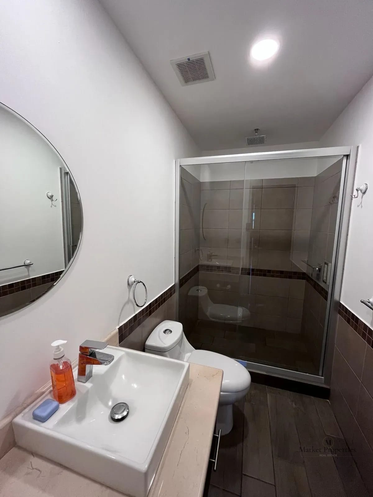 Apartamento en alquiler zona 10 amueblado , edificio Verona — Apartamento en Alquiler en Verona, Zona 10, Guatemala, Ciudad — foto 4 de 9