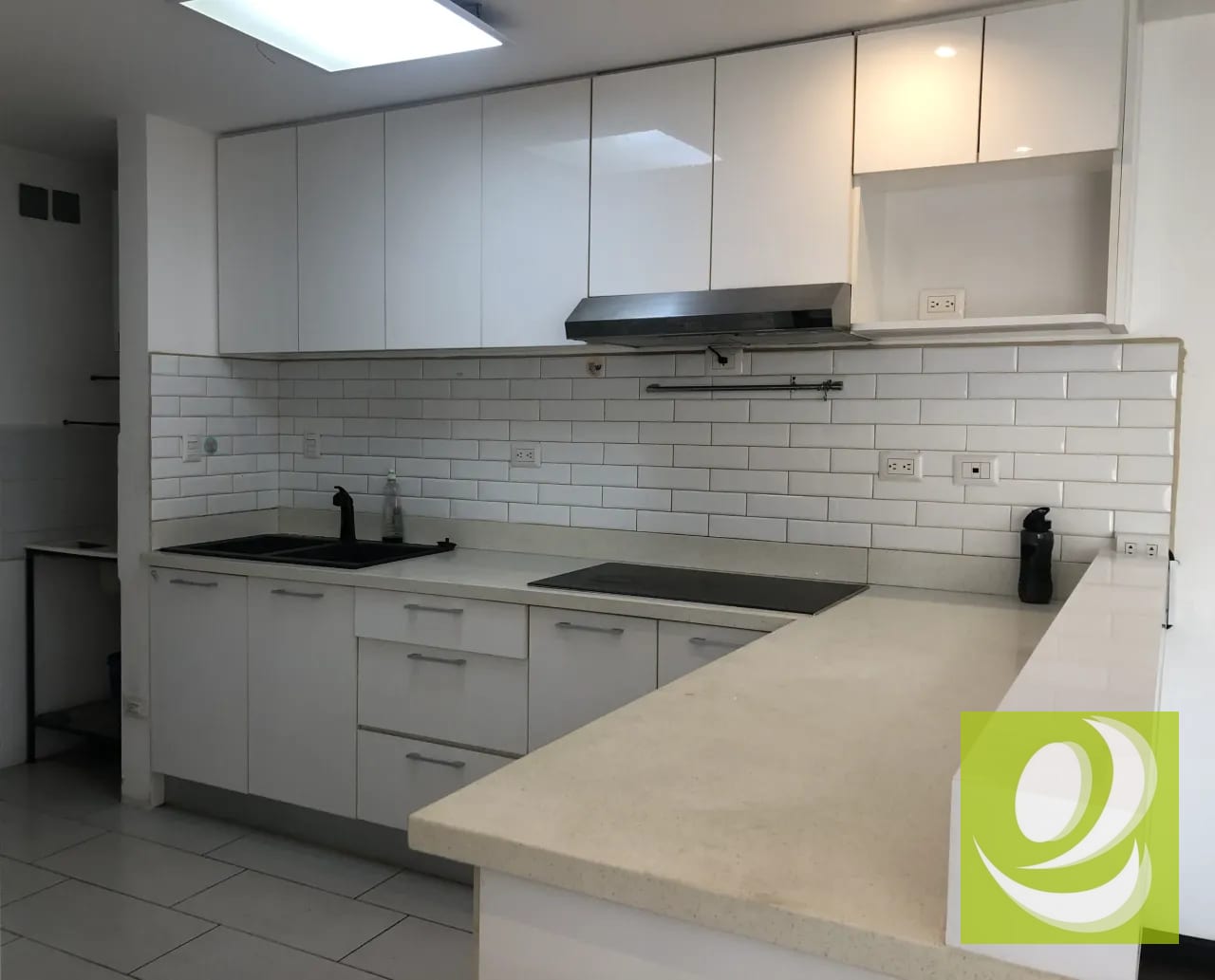 APARTAMENTO CON PATIO EN VENTA, EDIFICIO DI FIORI ZONA 7 — Apartamento en Venta en Zona 7, Guatemala, Ciudad — foto 3 de 5
