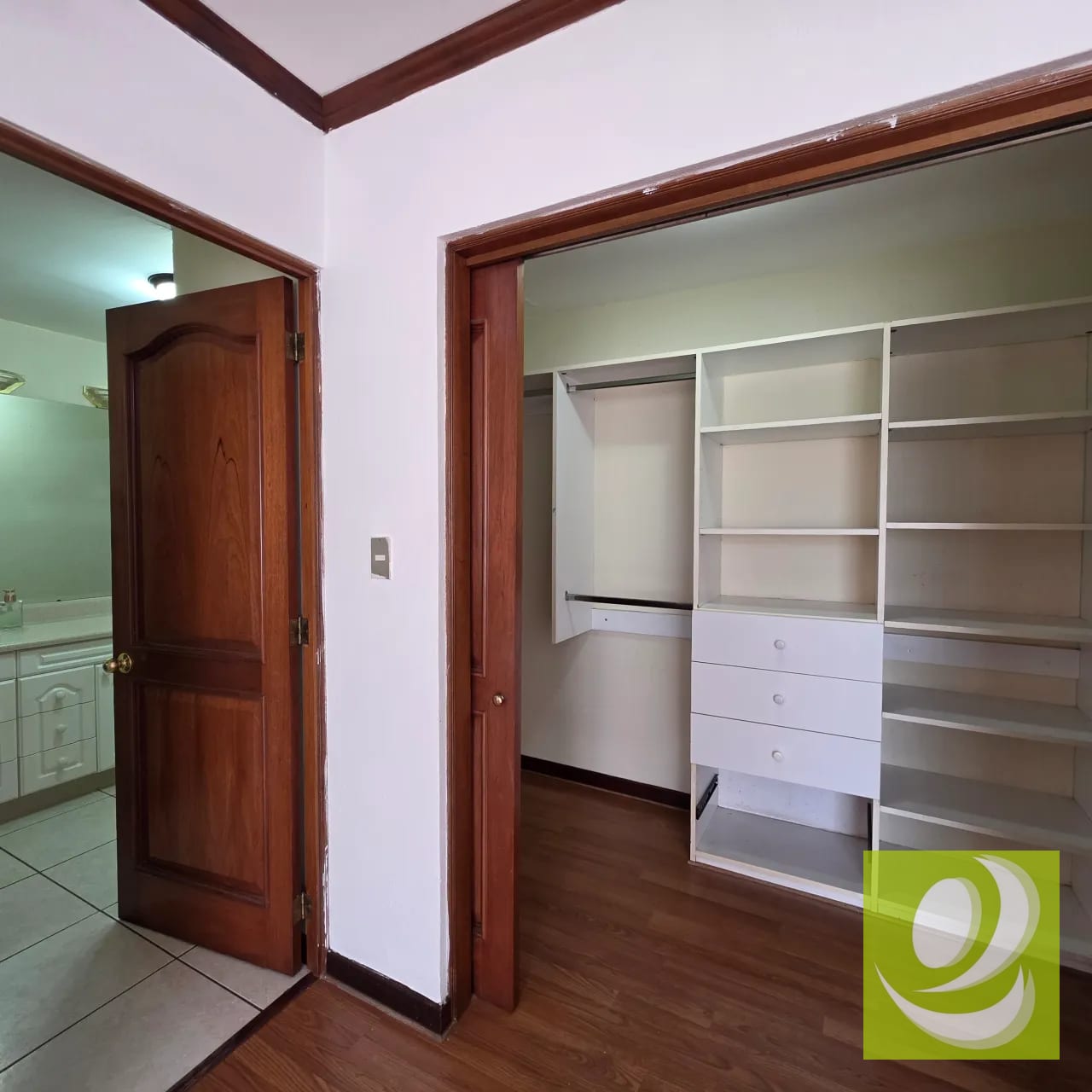 Venta/Renta Apartamento en zona 10 Castellar — Apartamento en Venta en Zona 10, Guatemala, Ciudad — foto 7 de 10
