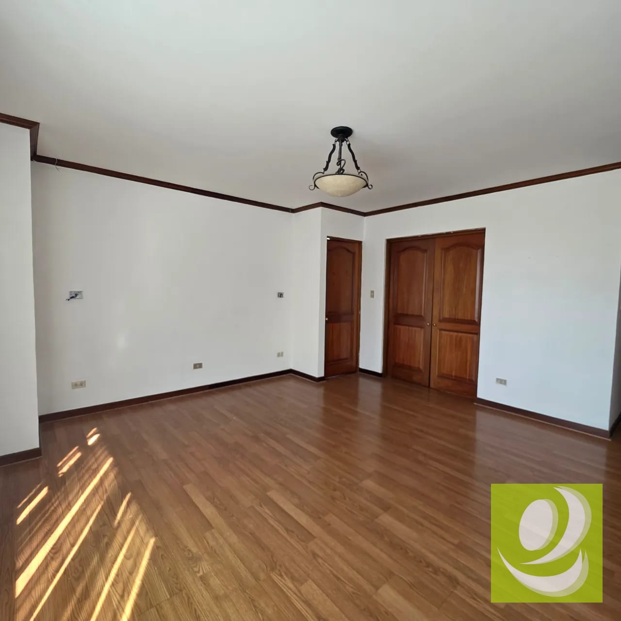 Venta/Renta Apartamento en zona 10 Castellar — Apartamento en Venta en Zona 10, Guatemala, Ciudad — foto 8 de 10