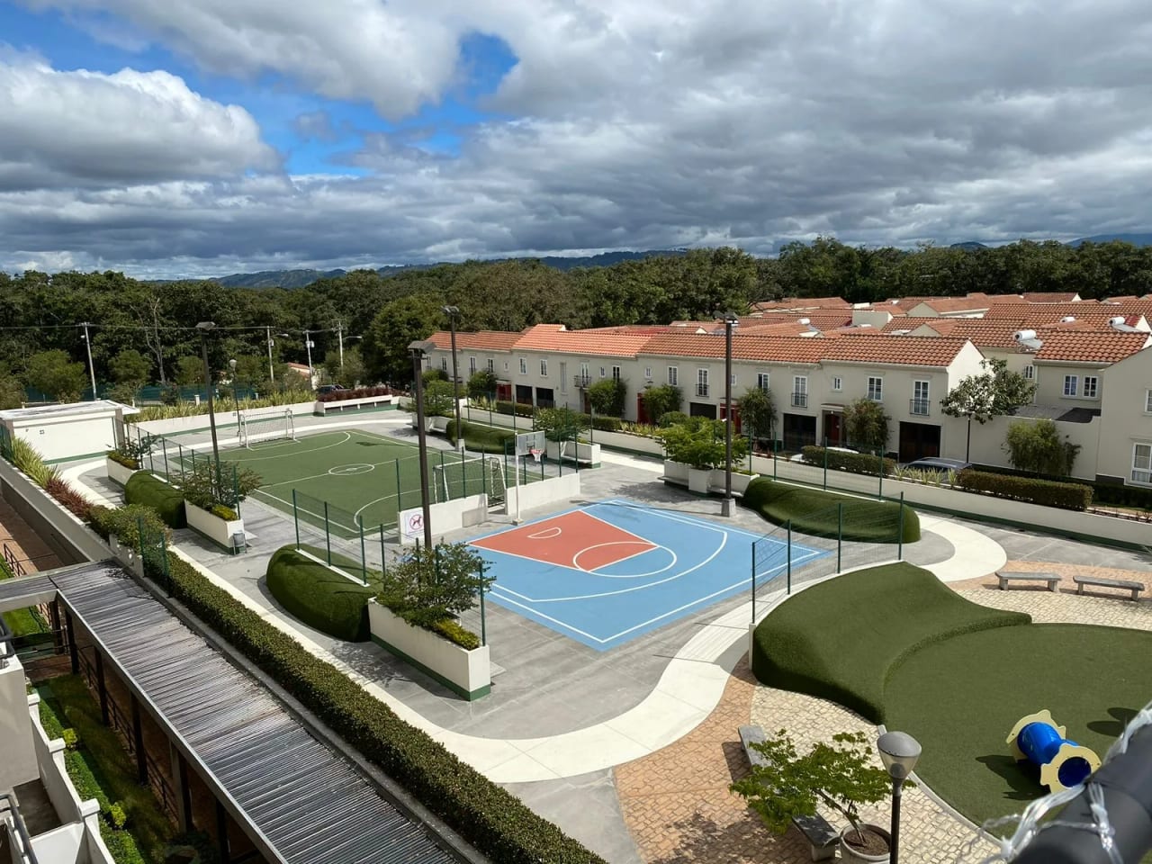 Apartamento en Venta — Apartamento en Venta en Condado Naranjo, Zona 4 Mixco, Guatemala, Ciudad — foto 1 de 7
