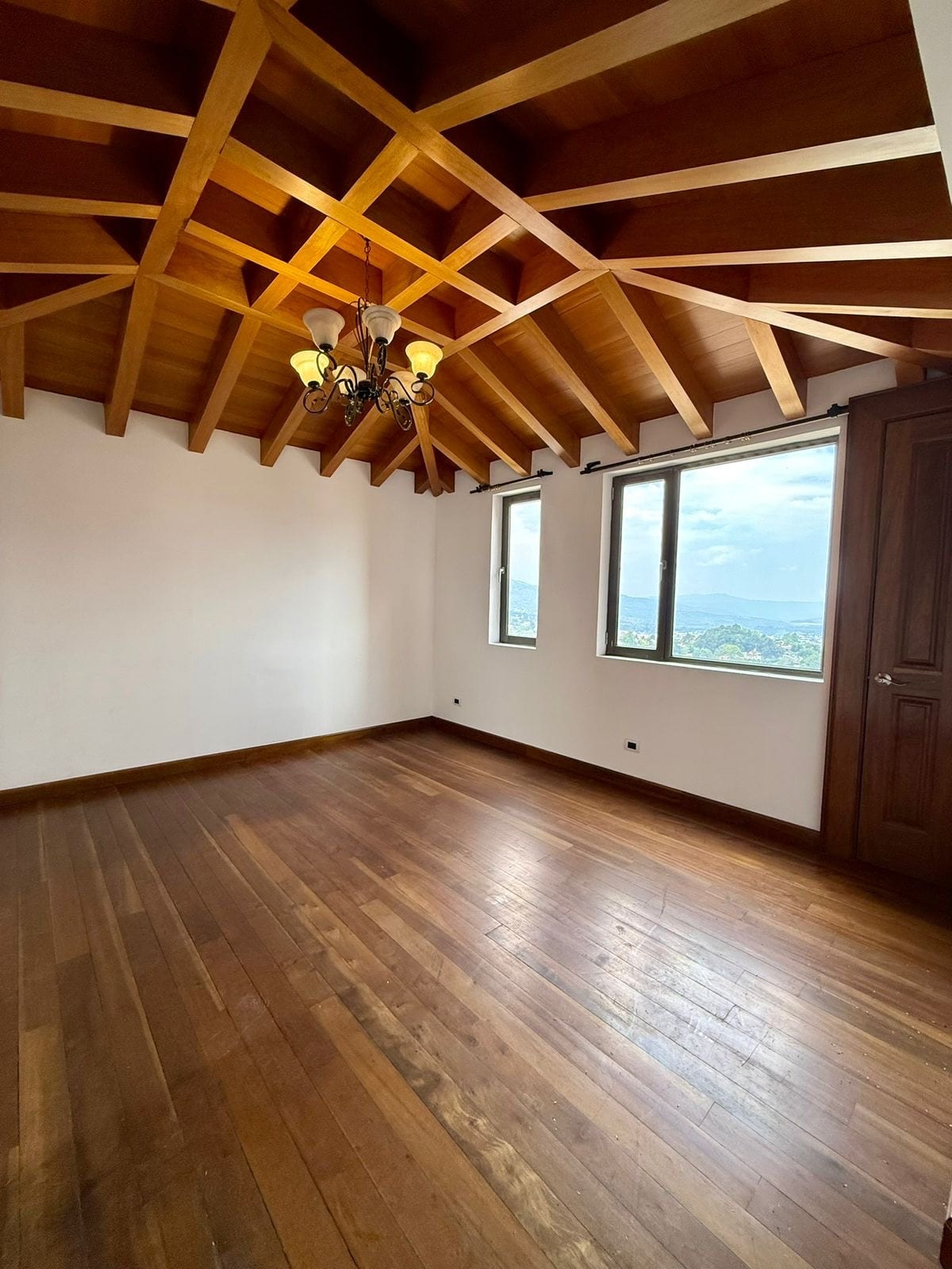 Apartamento en venta | 4 habitaciones | 2 niveles | 4 parqueos | Plenum, zona 14 — Apartamento en Venta en Zona 14, Guatemala, Ciudad — foto 6 de 15