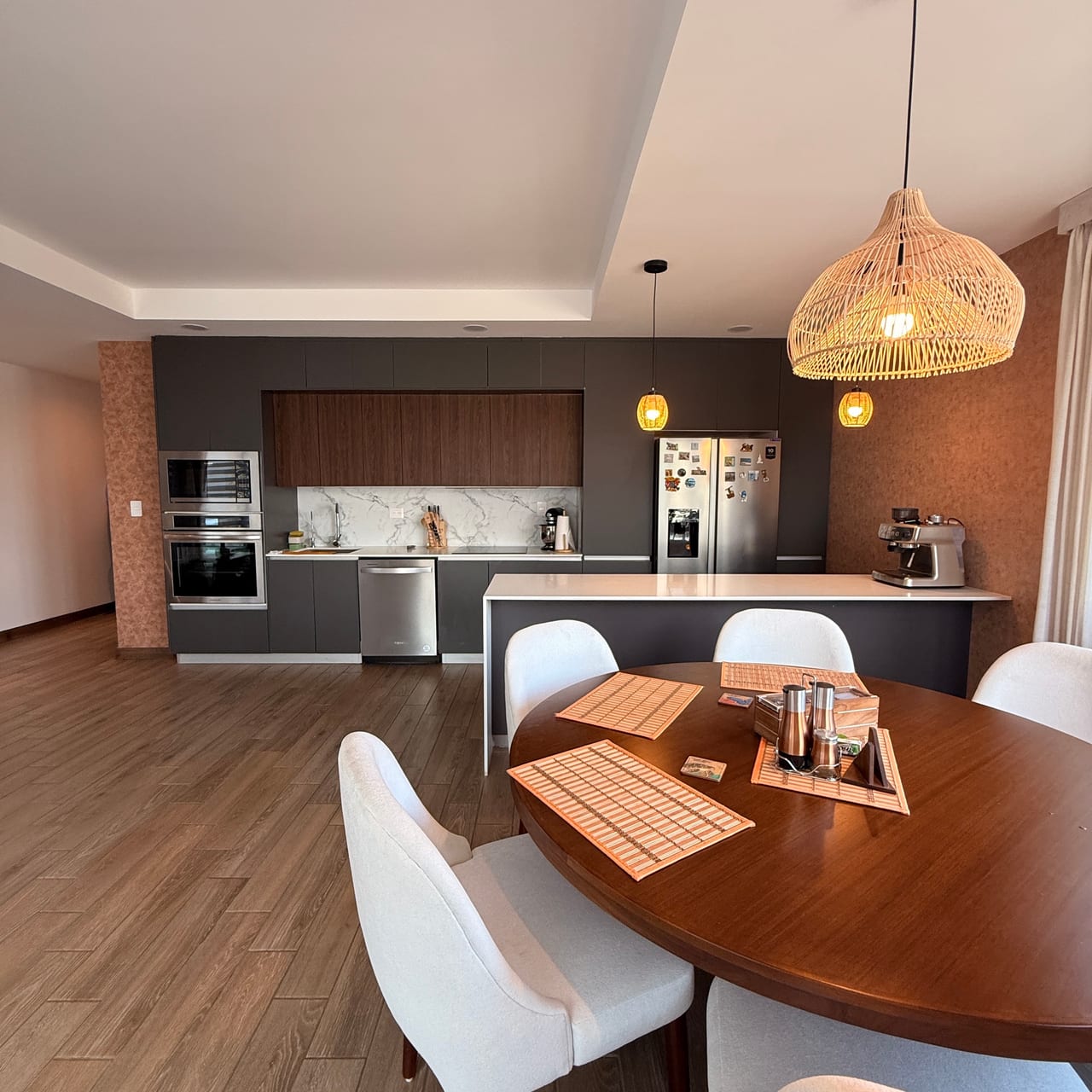 Apartamento en venta | 140 mts2 | 3 habitaciones | 2 baños | Edificio B21+, zona 15 VH2 — Apartamento en Venta en 21B+, Zona 15, Guatemala, Ciudad — foto 2 de 12