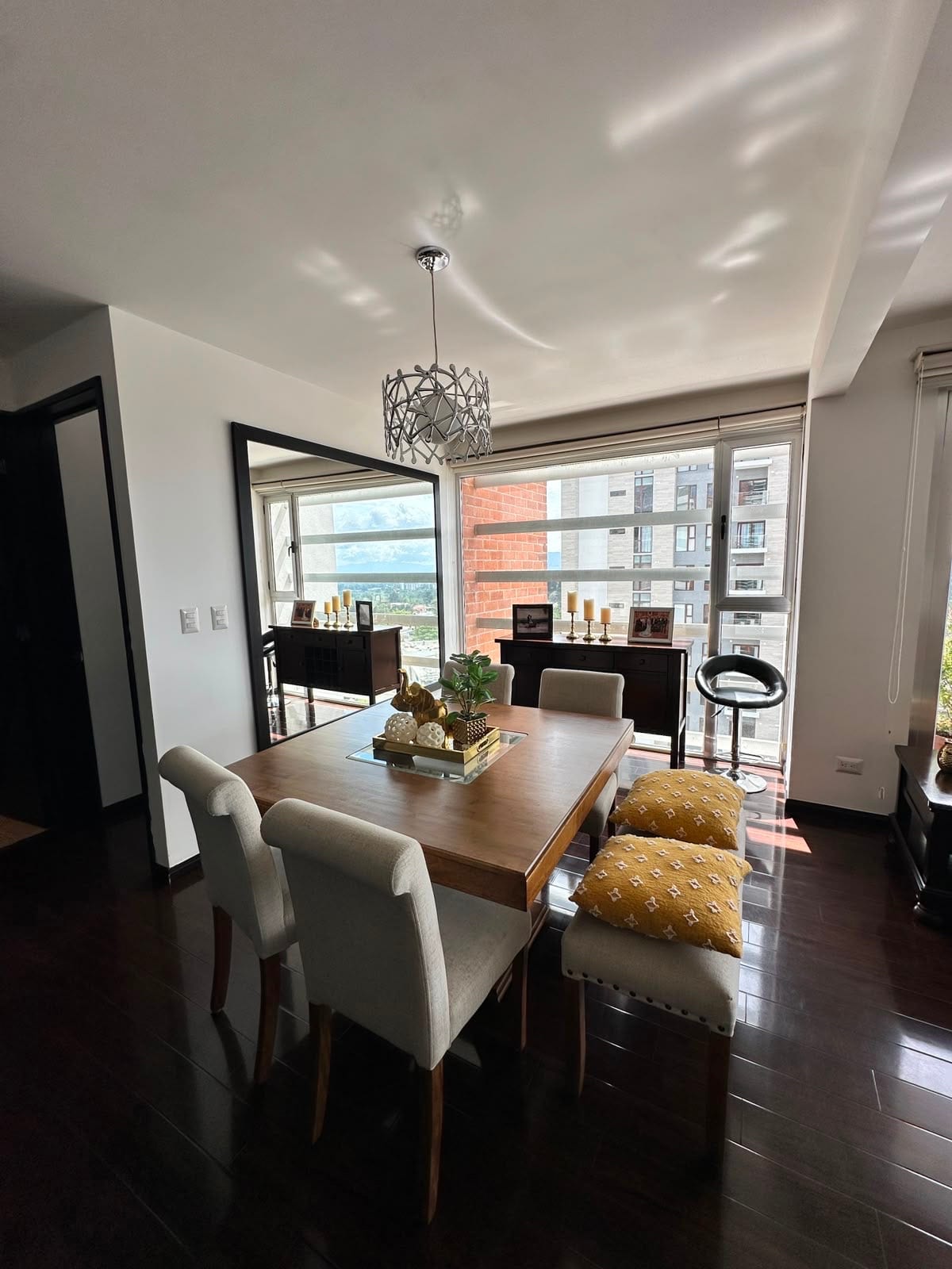 Apartamento en venta | 3 habitaciones | 2 baños | 2 parqueos | Nueva Caledonia, zona 16 — Apartamento en Venta en Nueva Caledonia, Zona 16, Guatemala, Ciudad — foto 3 de 12