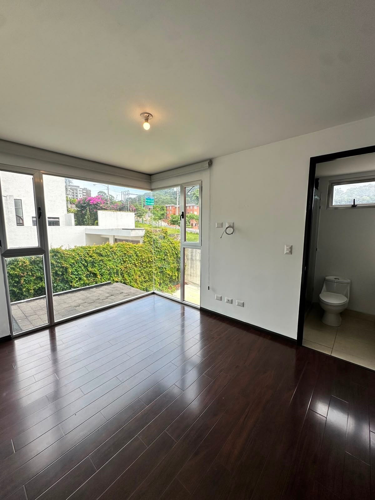 Apartamento en venta | 3 habitaciones | 2 parqueos | 2 baños | Nueva Caledonia, zona 16 — Apartamento en Venta en Nueva Caledonia, Zona 16, Guatemala, Ciudad — foto 6 de 11