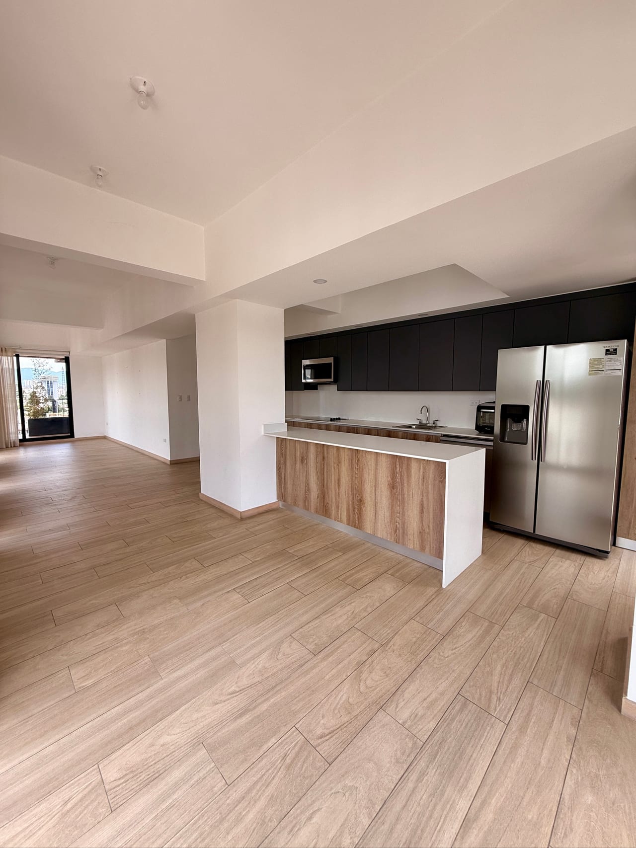 Apartamento 3 hab | Estudio | 3 baños | 3 parqueos | Meraki 10 — Apartamento en Venta en Meraki Z10, Zona 10, Guatemala, Ciudad — foto 2 de 17