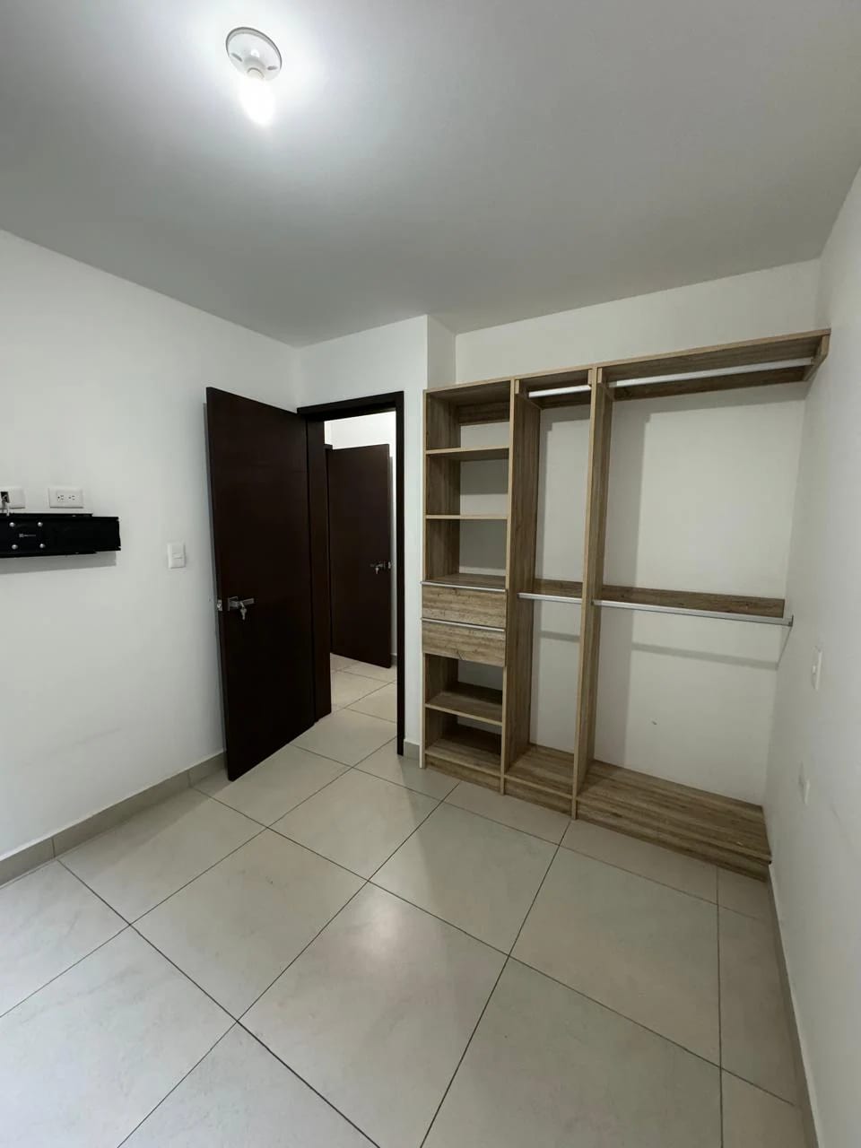 Z.14 EDIFICIO BE14 ÁREA DE LA VILLA – APTO. EN VENTA EN PRIMER NIVEL CON JARDÍN — Apartamento en Venta en Be14, Zona 14, Guatemala, Ciudad — foto 4 de 15