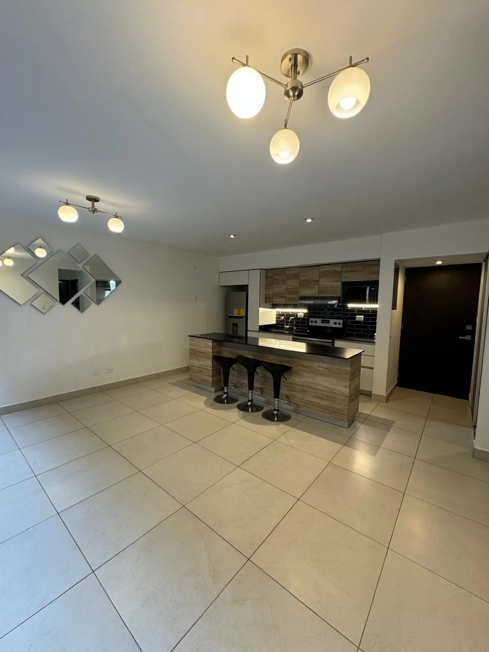 Z.14 EDIFICIO BE14 ÁREA DE LA VILLA – APTO. EN VENTA EN PRIMER NIVEL CON JARDÍN — Apartamento en Venta en Be14, Zona 14, Guatemala, Ciudad — foto 2 de 15