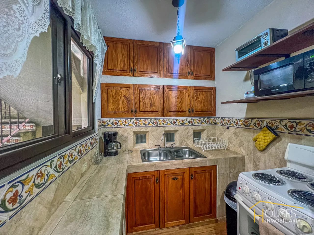 Rento Apartamento en Gravileas y Jacarandas, Antigua G. — Apartamento en Alquiler en Las Gravileas, Antigua, Sacatepéquez — foto 3 de 13