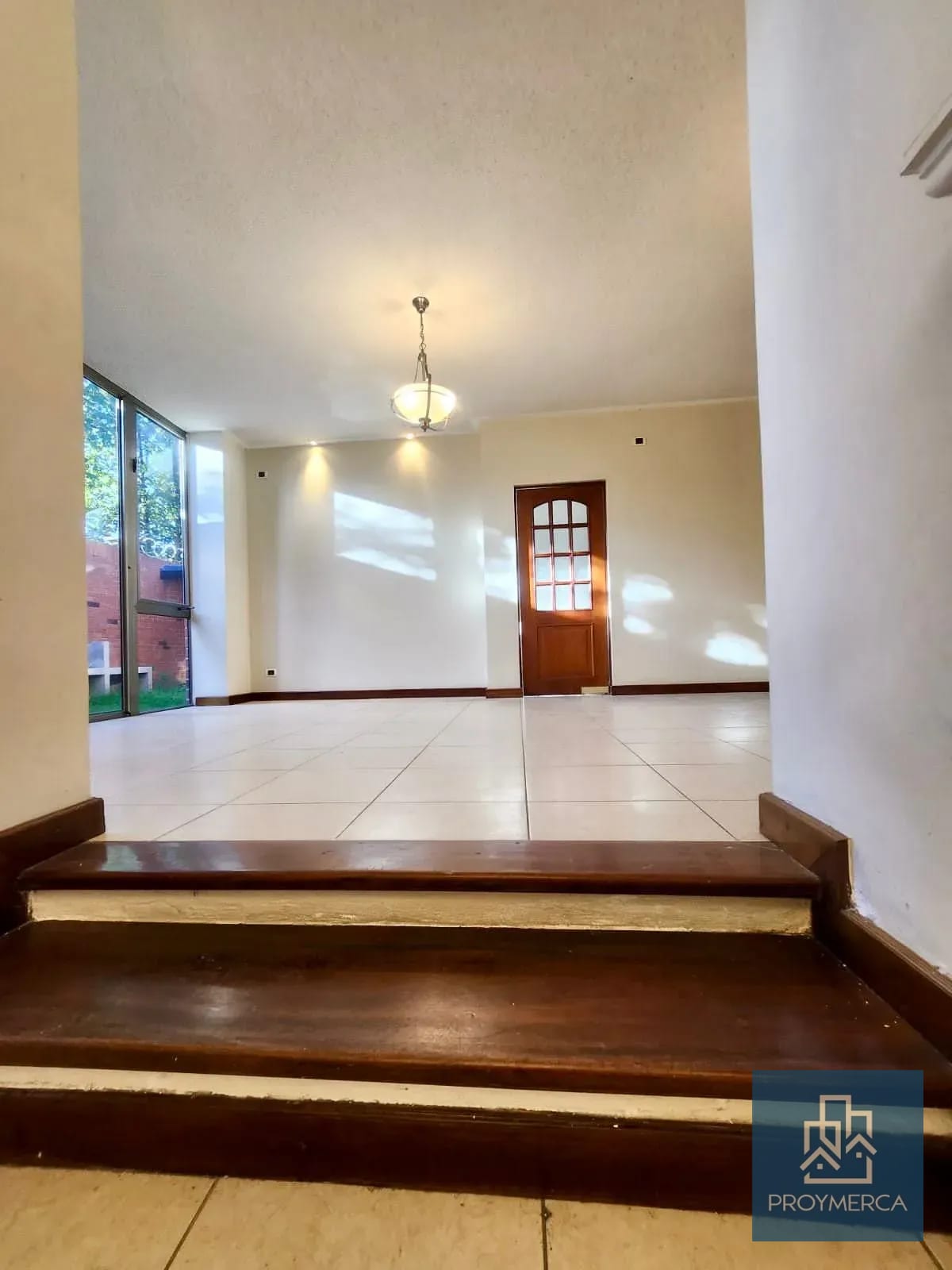Casa en venta, Residencial Villas de Jacarandas de Cáyalá, Zona 16 — Apartamento en Venta en Zona 16, Guatemala, Ciudad — foto 3 de 12
