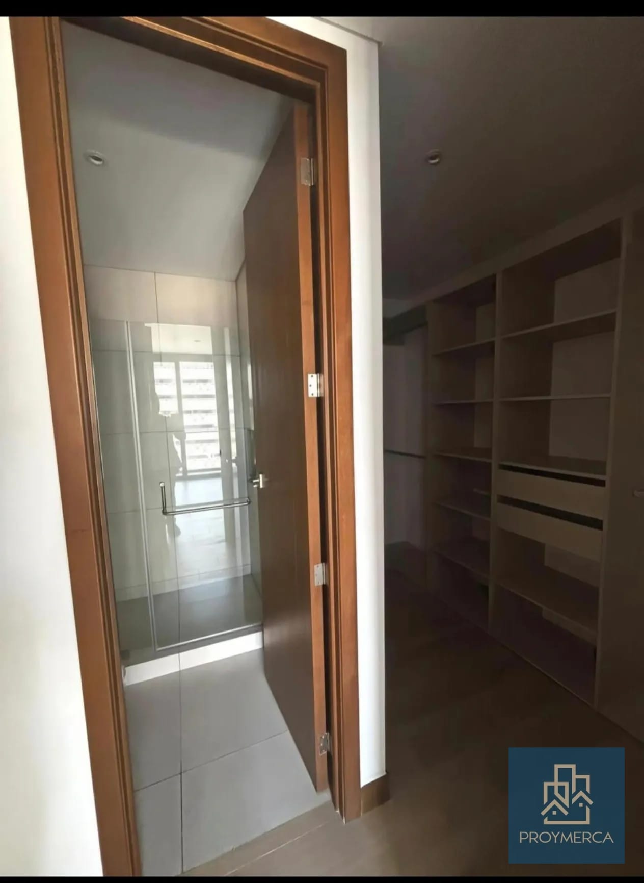 Apartamento en Alquiler zona 10 — Apartamento en Alquiler en Ferré Diez, Zona 10, Guatemala, Ciudad — foto 7 de 9