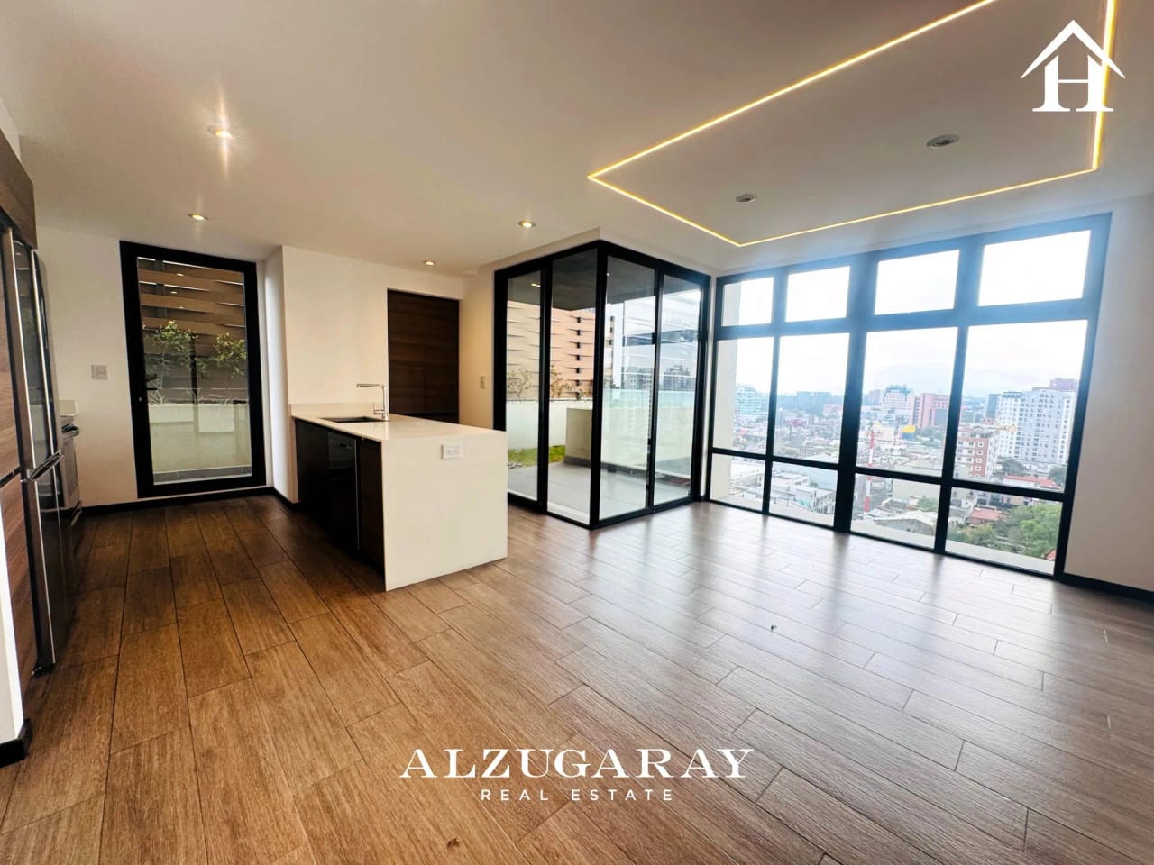 Apartamento con Jardín 3 Hab. | Edificio en Zona 10 — Apartamento en Alquiler en Zona 10, Guatemala, Ciudad — foto 3 de 11