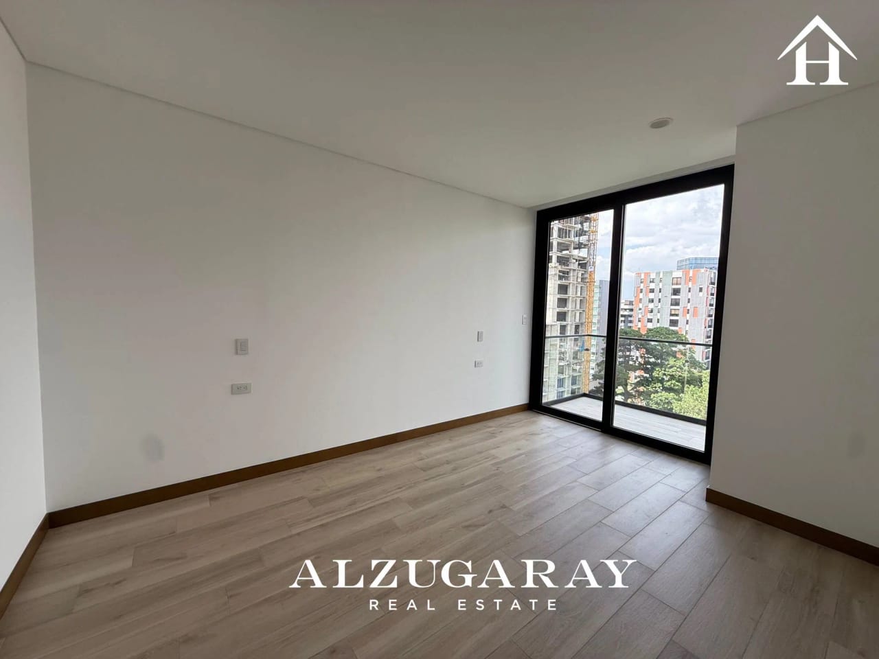 Apartamento en Renta 3 Hab. | Ferre Diez Z.10 — Apartamento en Alquiler en Ferré Diez, Zona 10, Guatemala, Ciudad — foto 4 de 9