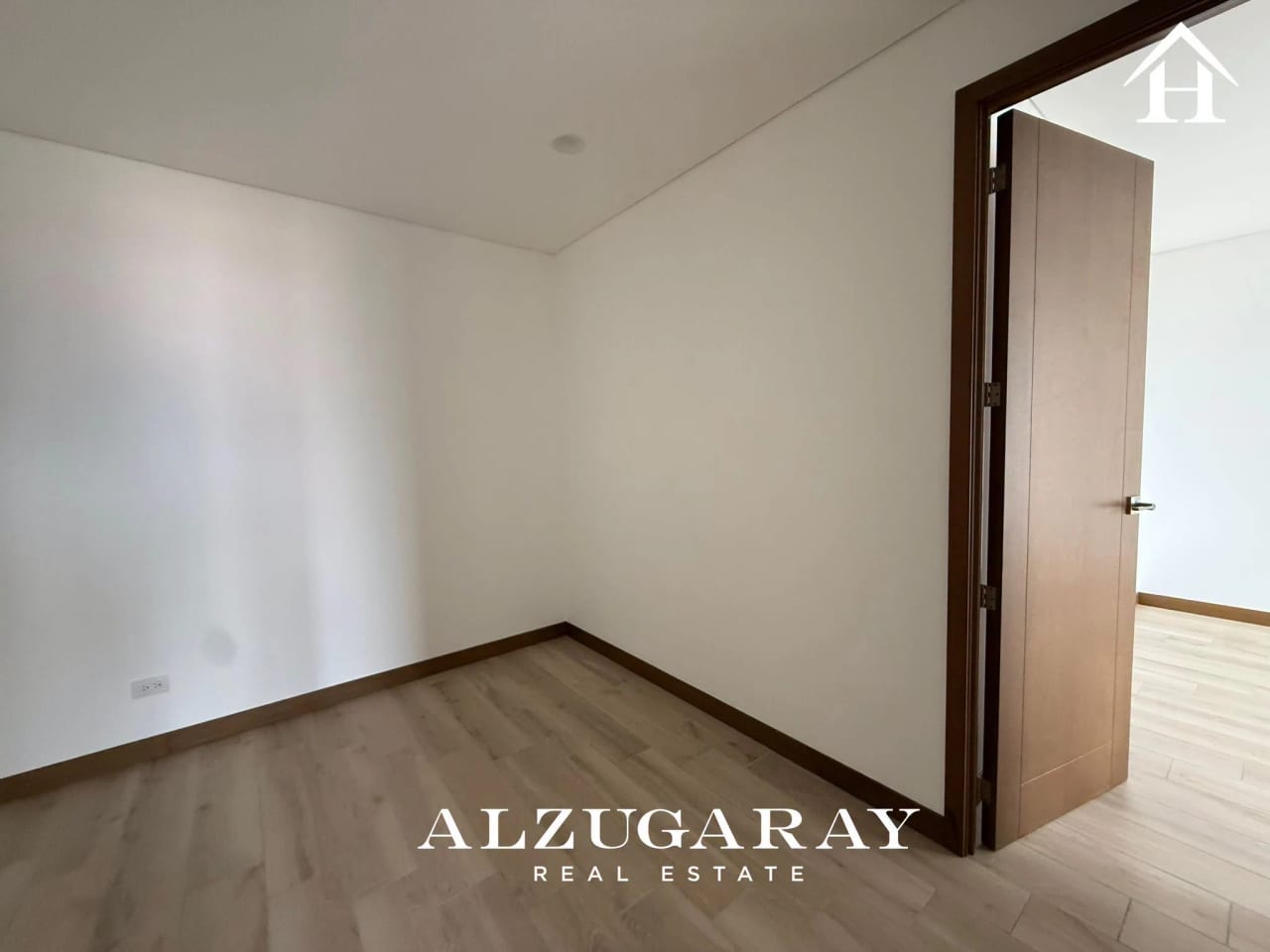 Apartamento en Renta 3 Hab. | Ferre Diez Z.10 — Apartamento en Alquiler en Ferré Diez, Zona 10, Guatemala, Ciudad — foto 8 de 9