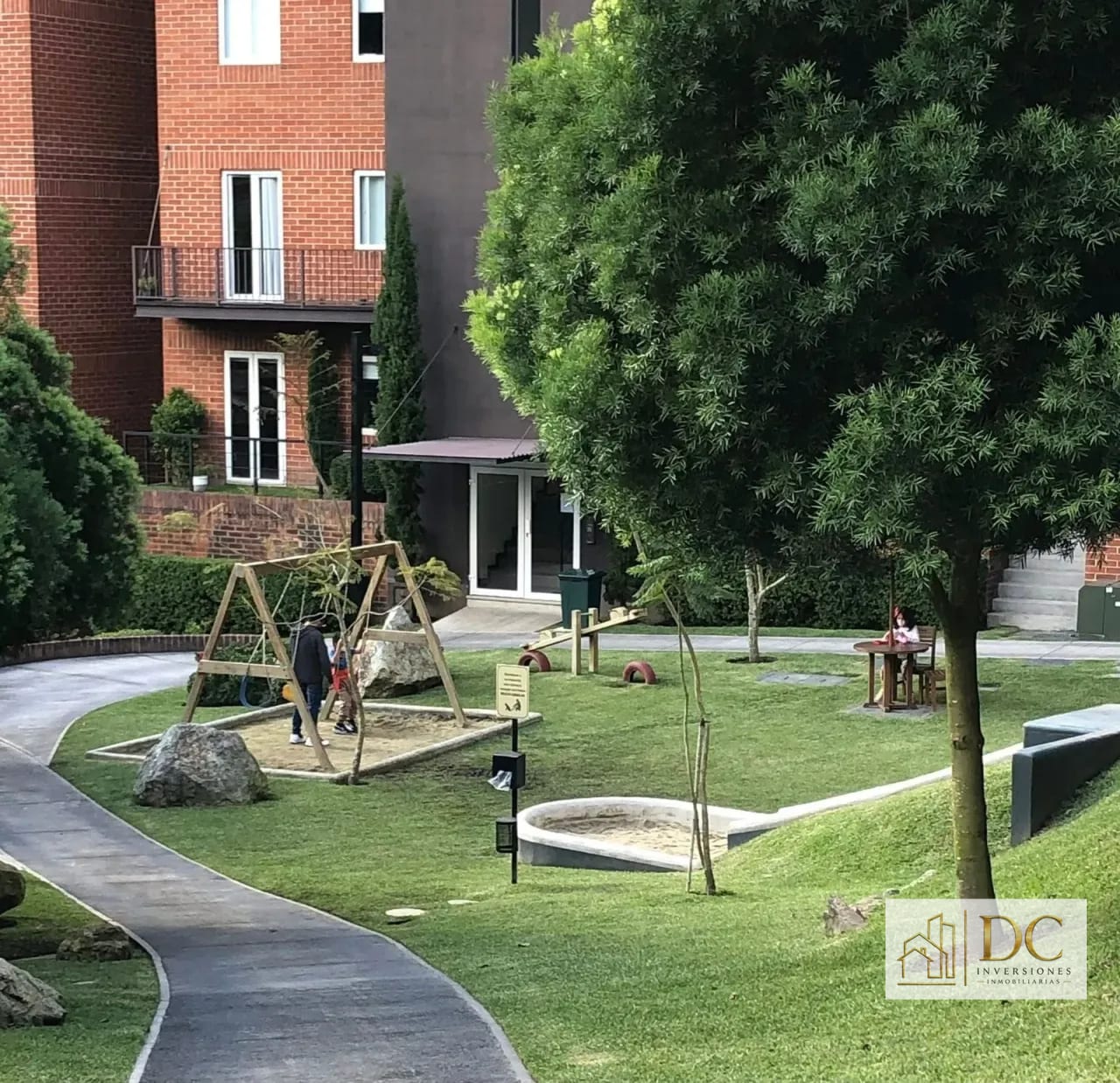 📍APARTAMENTO AMUEBLADO EN RENTA – 2 HAB + ESTUDIO | HEXA 16 | ZONA 16 — Apartamento en Alquiler en Hexa Cañada 16, Zona 16, Guatemala, Ciudad — foto 11 de 17