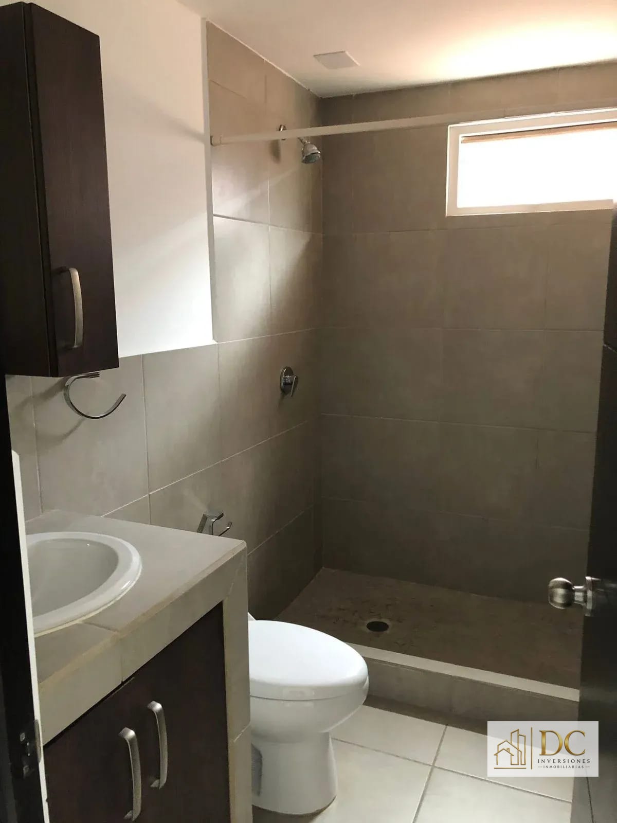 📍APARTAMENTO AMUEBLADO EN RENTA – 2 HAB + ESTUDIO | HEXA 16 | ZONA 16 — Apartamento en Alquiler en Hexa Cañada 16, Zona 16, Guatemala, Ciudad — foto 10 de 17