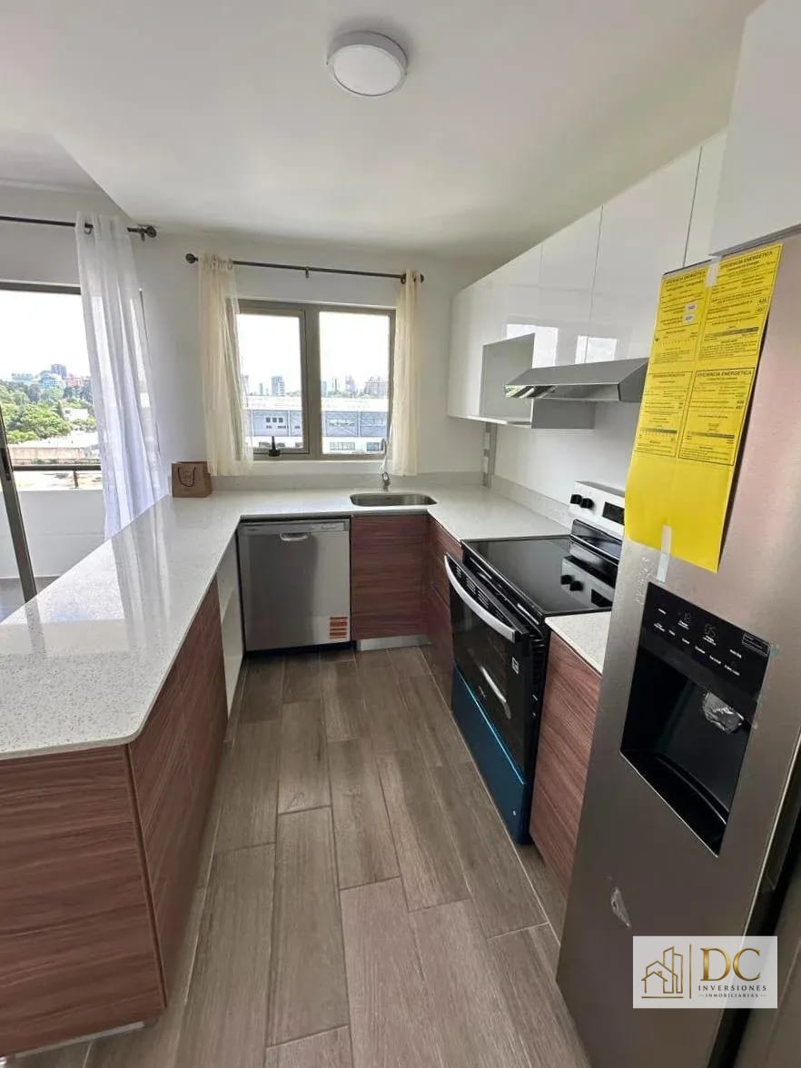 📍 APARTAMENTO EN RENTA – 3 HAB + NIVEL ALTO | EDIFICIO SEGHERÍA | ZONA 14 LA VILLA — Apartamento en Alquiler en Segheria, Zona 14, Guatemala, Ciudad — foto 2 de 15