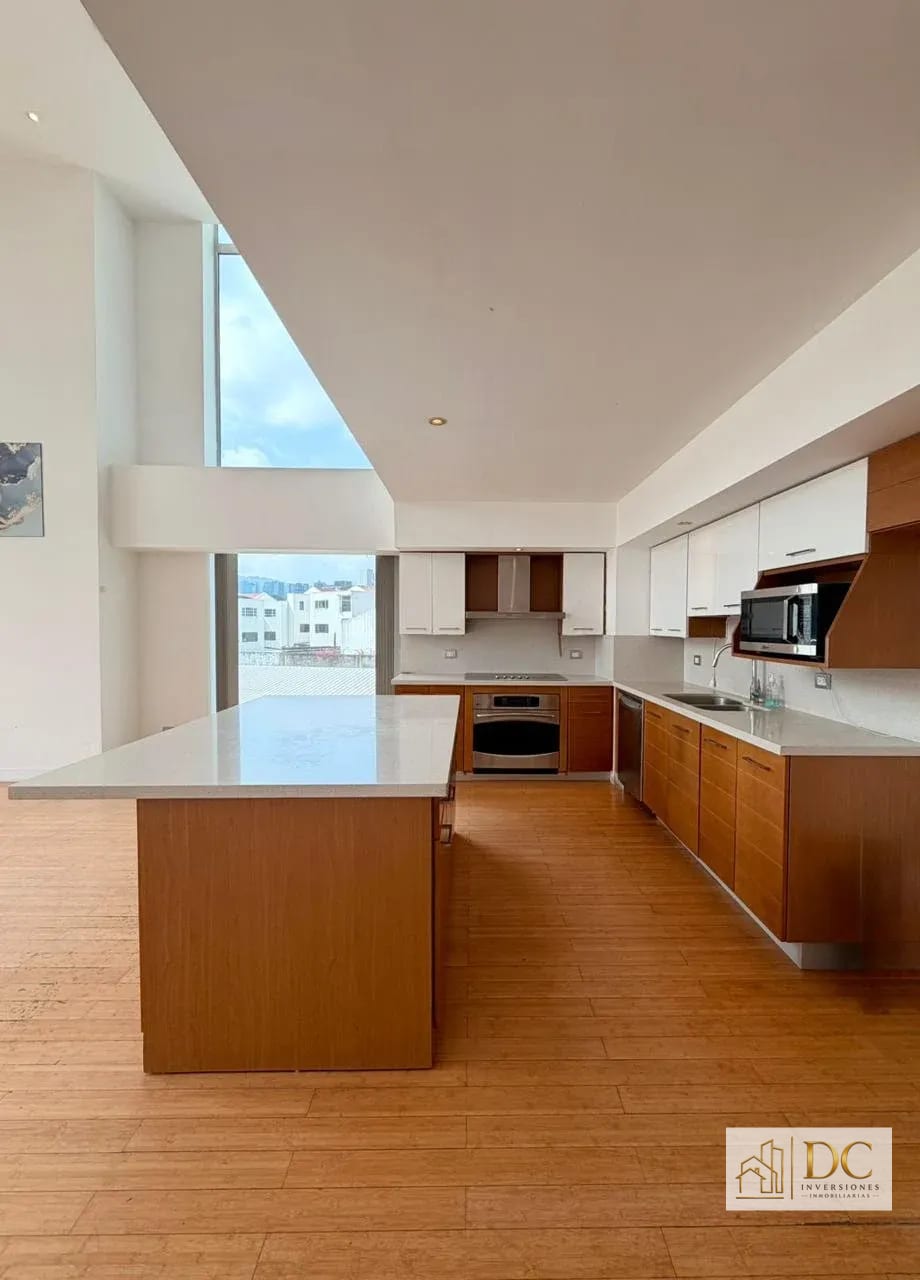 📍 APARTAMENTO EN VENTA – 2 HAB + DOBLE ALTURA | EDIFICIO ATRIUM | ZONA 10 — Apartamento en Venta en Atrium, Zona 10, Guatemala, Ciudad — foto 4 de 14