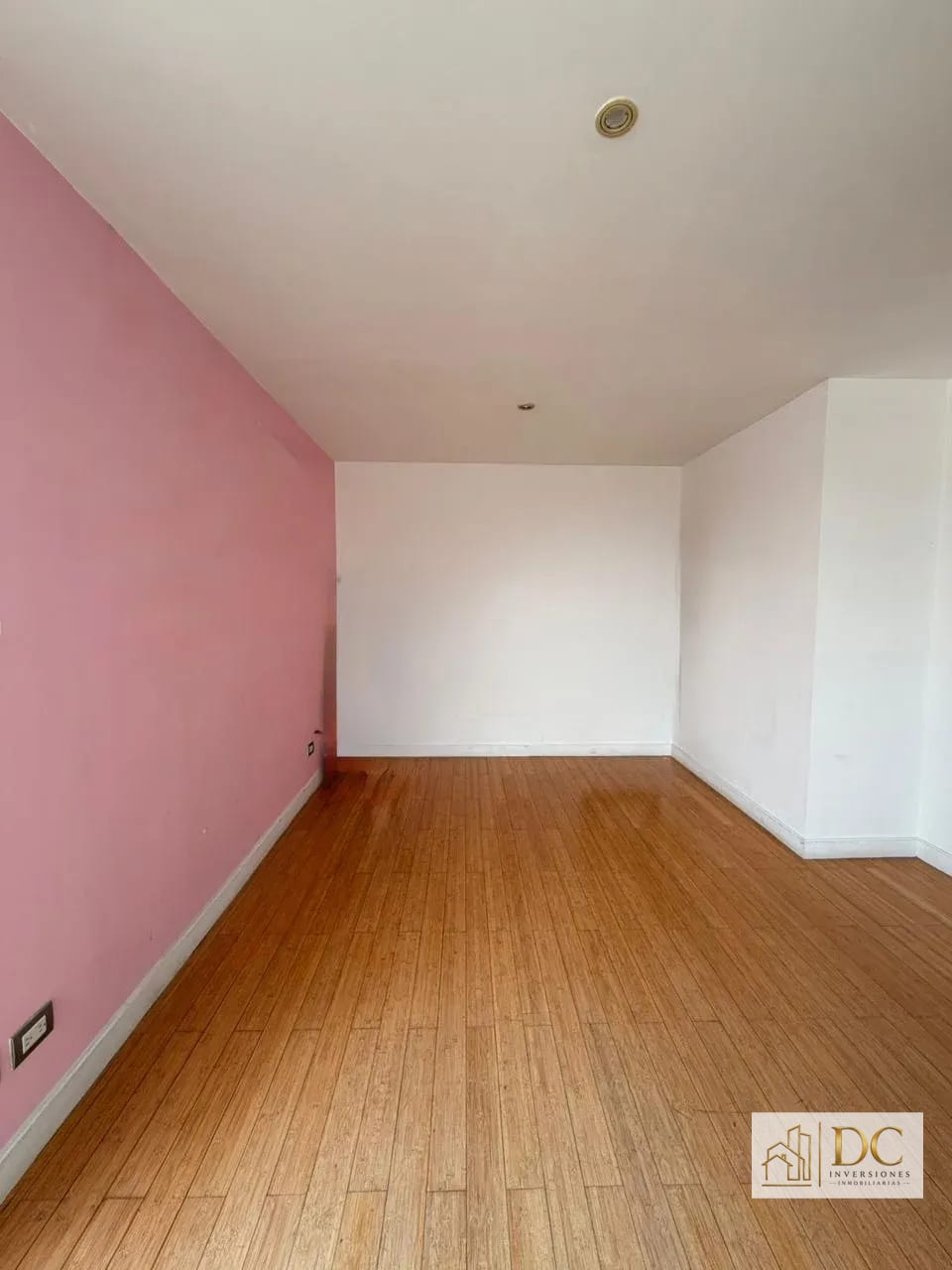 📍 APARTAMENTO EN VENTA – 2 HAB + DOBLE ALTURA | EDIFICIO ATRIUM | ZONA 10 — Apartamento en Venta en Atrium, Zona 10, Guatemala, Ciudad — foto 5 de 14