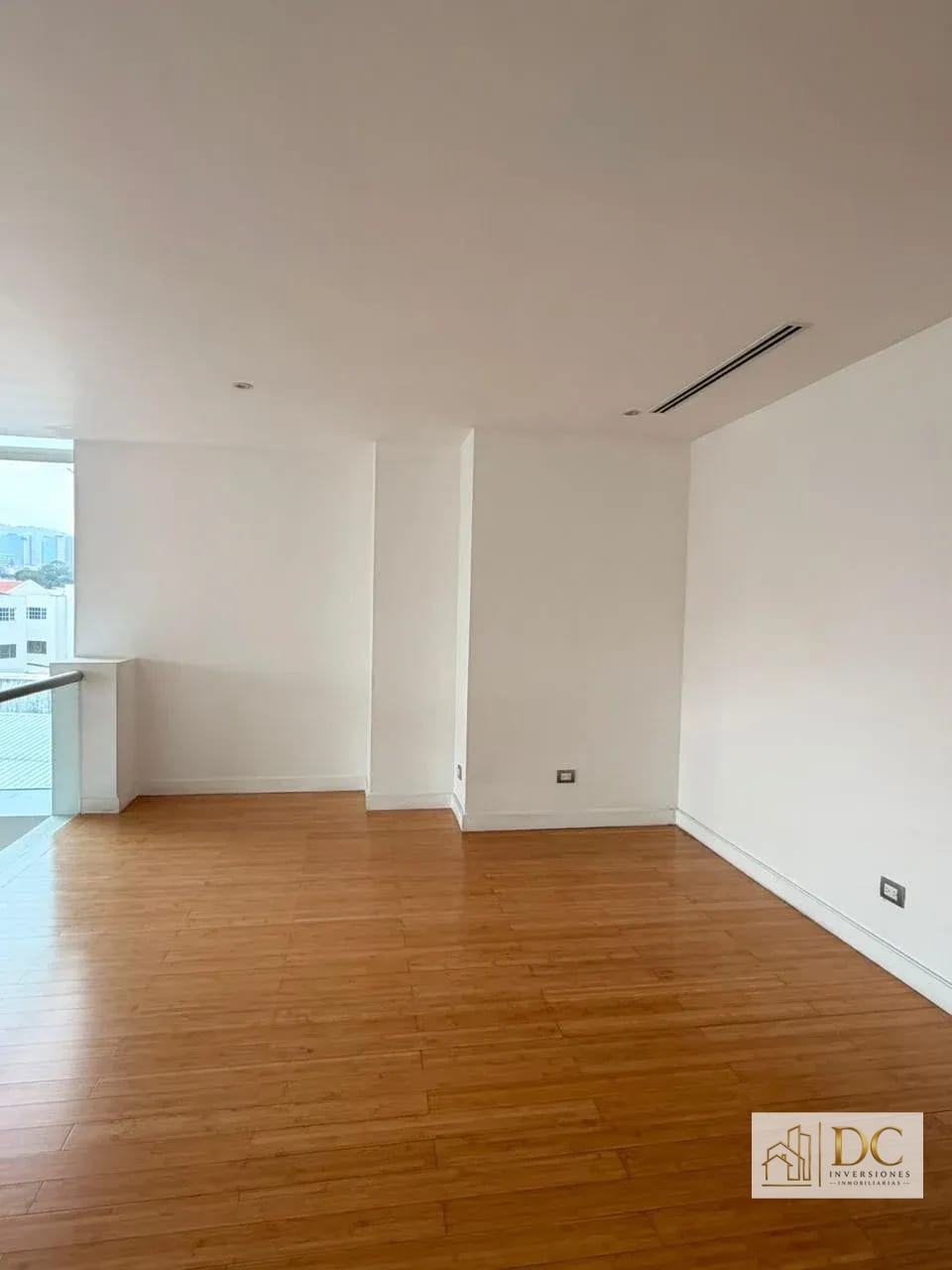 📍 APARTAMENTO EN VENTA – 2 HAB + DOBLE ALTURA | EDIFICIO ATRIUM | ZONA 10 — Apartamento en Venta en Atrium, Zona 10, Guatemala, Ciudad — foto 6 de 14