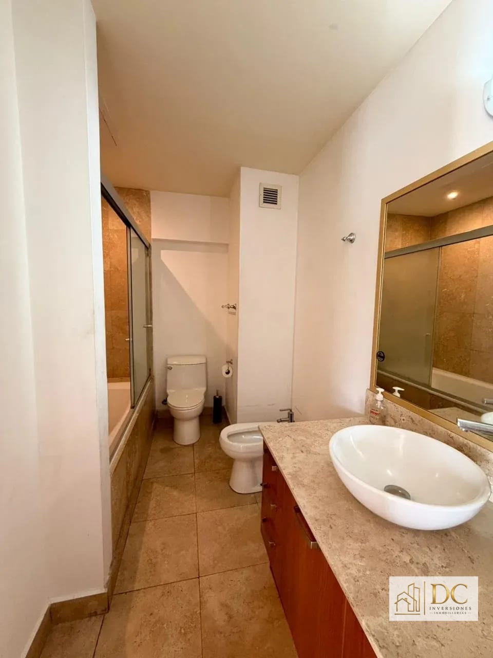 📍 APARTAMENTO EN VENTA – 2 HAB + DOBLE ALTURA | EDIFICIO ATRIUM | ZONA 10 — Apartamento en Venta en Atrium, Zona 10, Guatemala, Ciudad — foto 13 de 14