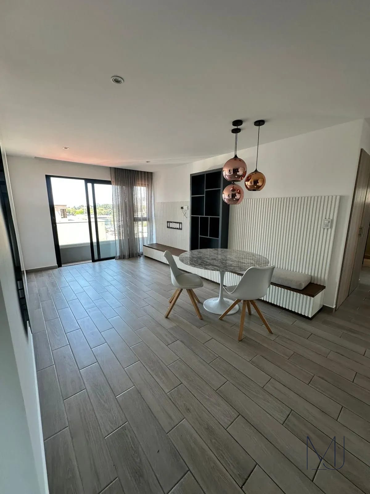 Apartamento en Alquiler | Parque 10 | Zona 10 | 3 habitaciones · Balcón — Apartamento en Alquiler en Parque 10, Zona 10, Guatemala, Ciudad — foto 4 de 10