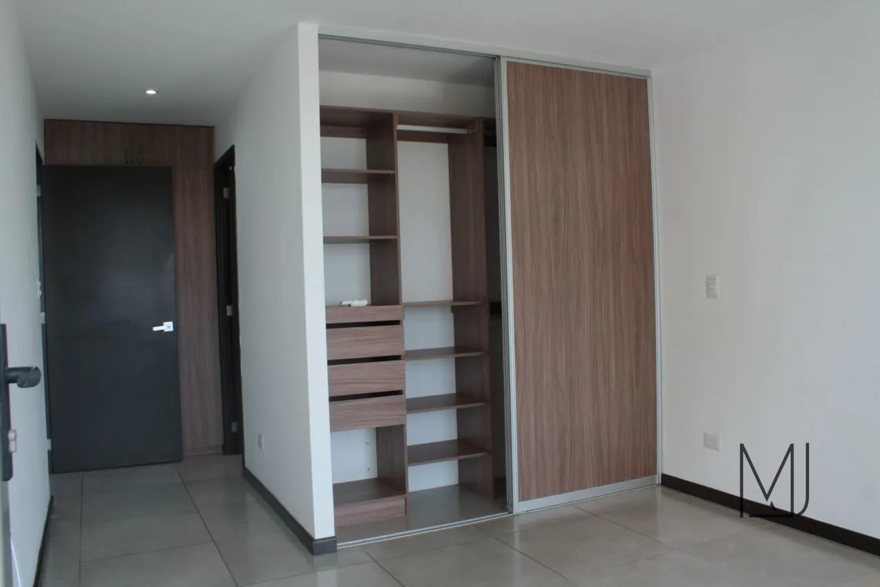 Apartamento en Alquiler / Venta | Edificio Telia | Zona 15 VH2 | 2 habitaciones · Balcón — Apartamento en Alquiler en Telia, Zona 15, Guatemala, Ciudad — foto 8 de 14