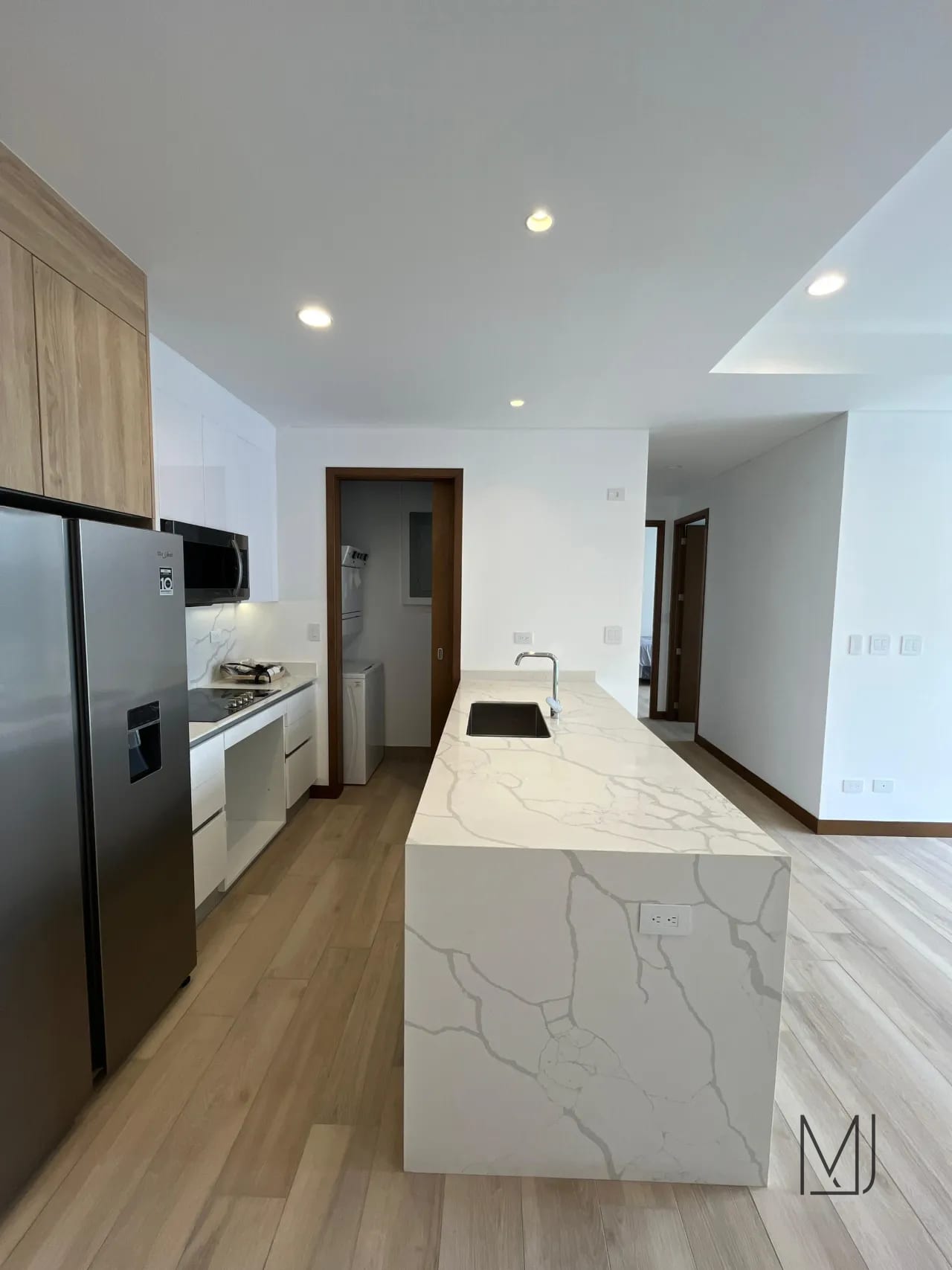 Apartamento en Alquiler | Ferre Diez | Zona 10 | Nuevo · 2 habitaciones — Apartamento en Alquiler en Ferré Diez, Zona 10, Guatemala, Ciudad — foto 2 de 17