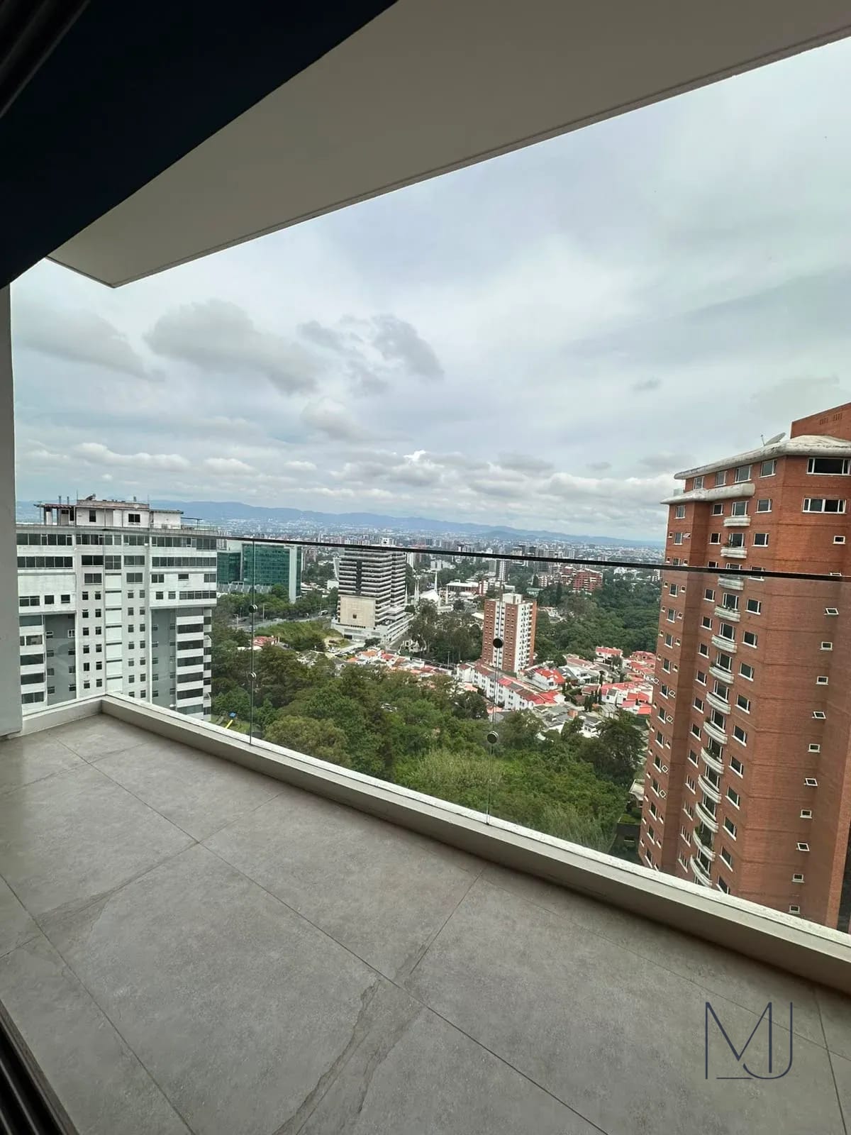 Apartamento en Alquiler | Albero San Lázaro | Zona 15 | 111 m² · 2 Hab — Apartamento en Alquiler en Albero San Lazaro, Zona 15, Guatemala, Ciudad — foto 5 de 17
