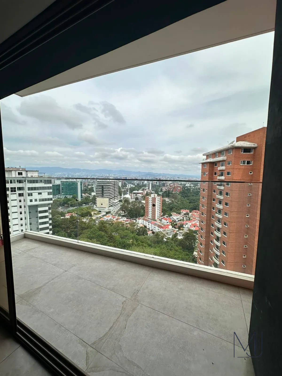 Apartamento en Alquiler | Albero San Lázaro | Zona 15 | 111 m² · 2 Hab — Apartamento en Alquiler en Albero San Lazaro, Zona 15, Guatemala, Ciudad — foto 9 de 17