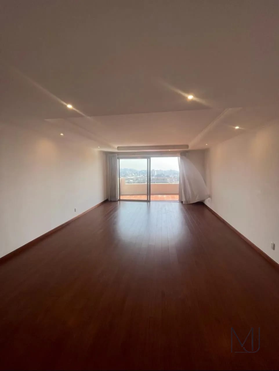 Apartamento en Alquiler Botticelli Zona 15 272 m² 3 Habitaciones — Apartamento en Alquiler en Botticelli, Zona 15, Guatemala, Ciudad — foto 1 de 17