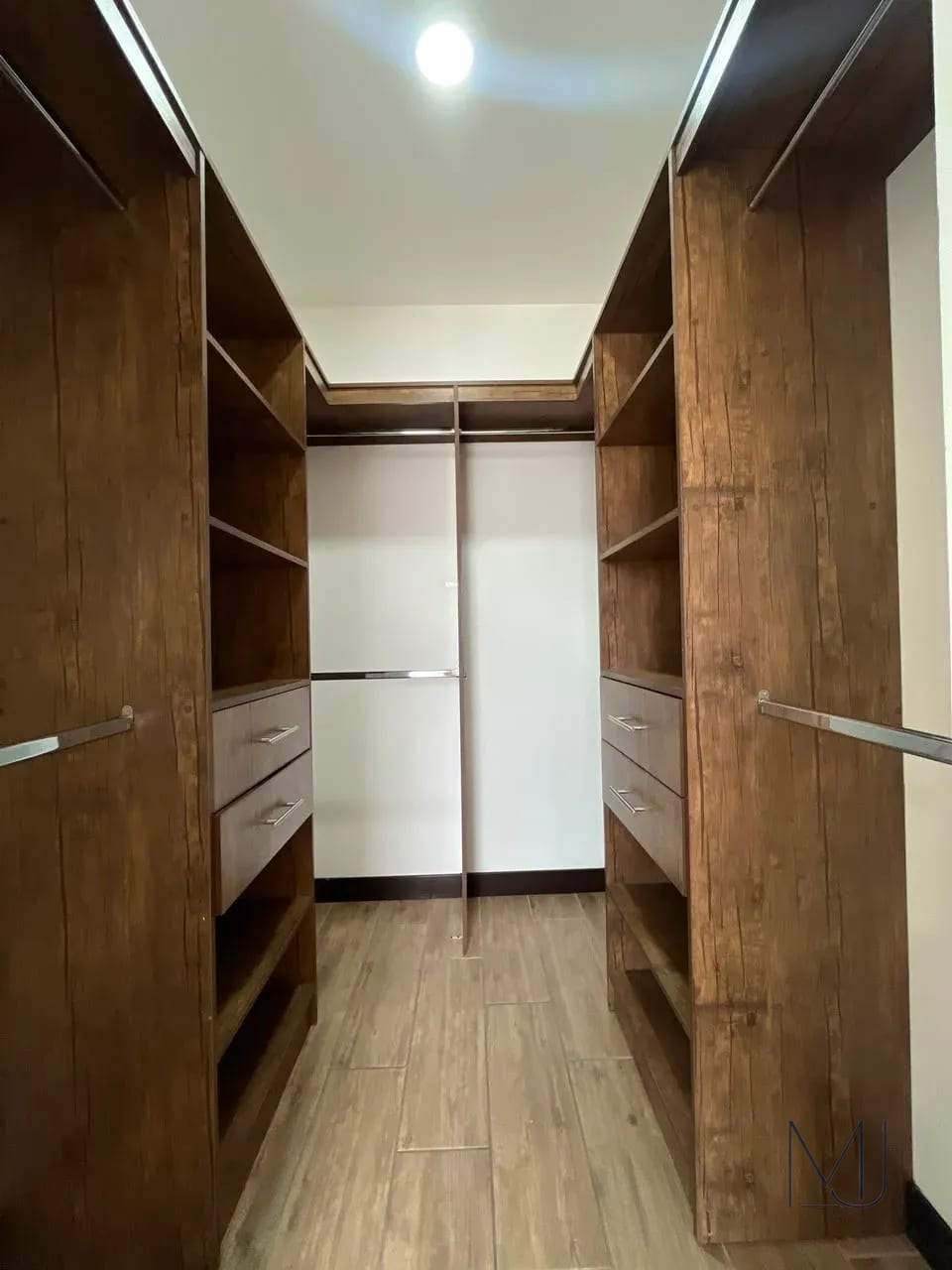 Apartamento en Renta | Marqués de Oakland | Zona 10 | 3 habitaciones — Apartamento en Alquiler en Marques de Oakland, Zona 10, Guatemala, Ciudad — foto 12 de 15