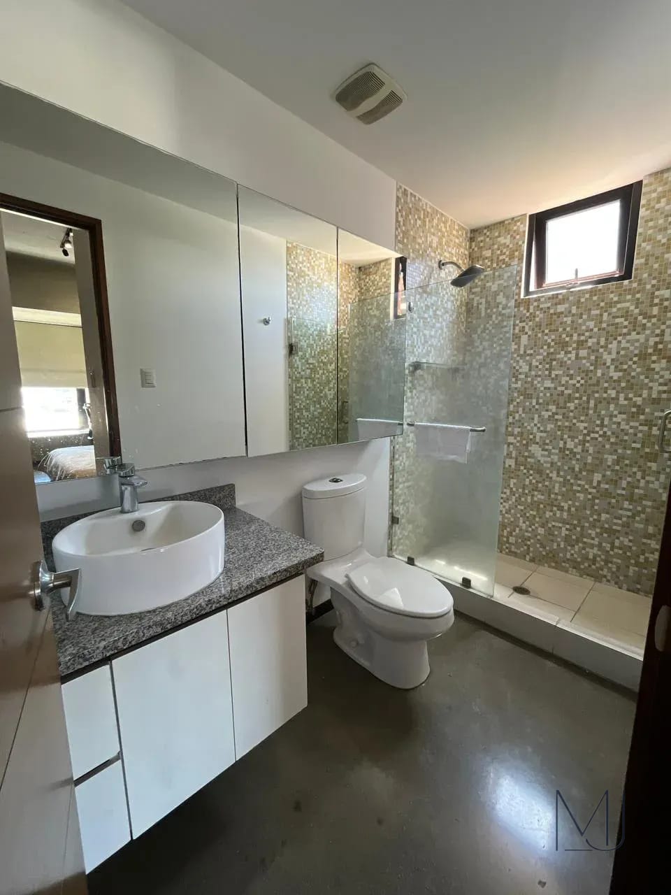 Apartamento Loft en Alquiler | 4Venezia | Zona 4 | Amueblado · Balcón — Apartamento en Alquiler en Cuatro Venezia, Zona 4, Guatemala, Ciudad — foto 8 de 8