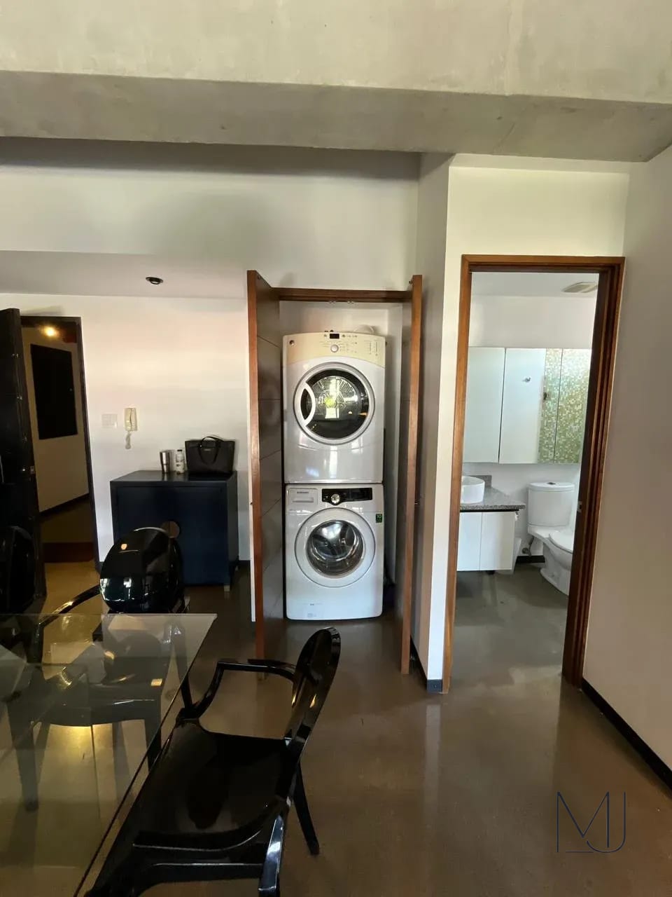 Apartamento Loft en Alquiler | 4Venezia | Zona 4 | Amueblado · Balcón — Apartamento en Alquiler en Cuatro Venezia, Zona 4, Guatemala, Ciudad — foto 7 de 8