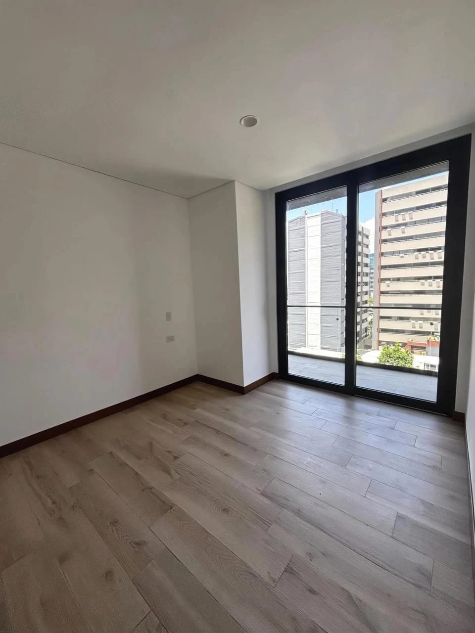 Apartamento en Renta en Zona 10 EDIFICIO FERRE DIEZ Z.10 — Apartamento en Alquiler en Ferré Diez, Zona 10, Guatemala, Ciudad — foto 12 de 17