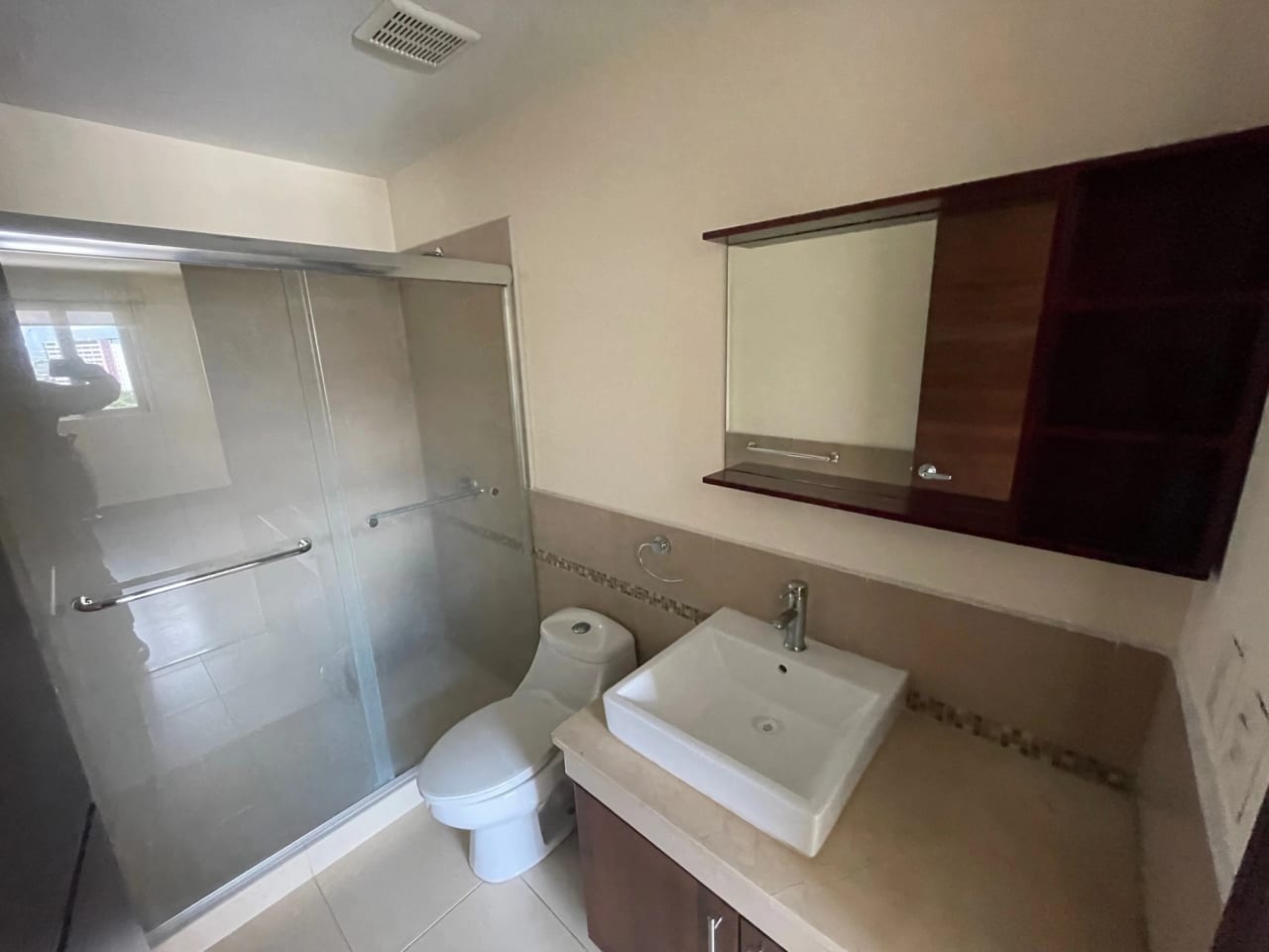 Rento apartamento en Zona 14 EDIFICIO EXCLUSIVO CERCA EUROPLAZA — Apartamento en Alquiler en Catania, Zona 14, Guatemala, Ciudad — foto 10 de 17