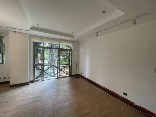 Rento apartamento en Zona 10 OAKLAND EDIFICIO EXCLUSIVO — Apartamento en Alquiler en Oakland I, Zona 10, Guatemala, Ciudad — foto 2 de 17