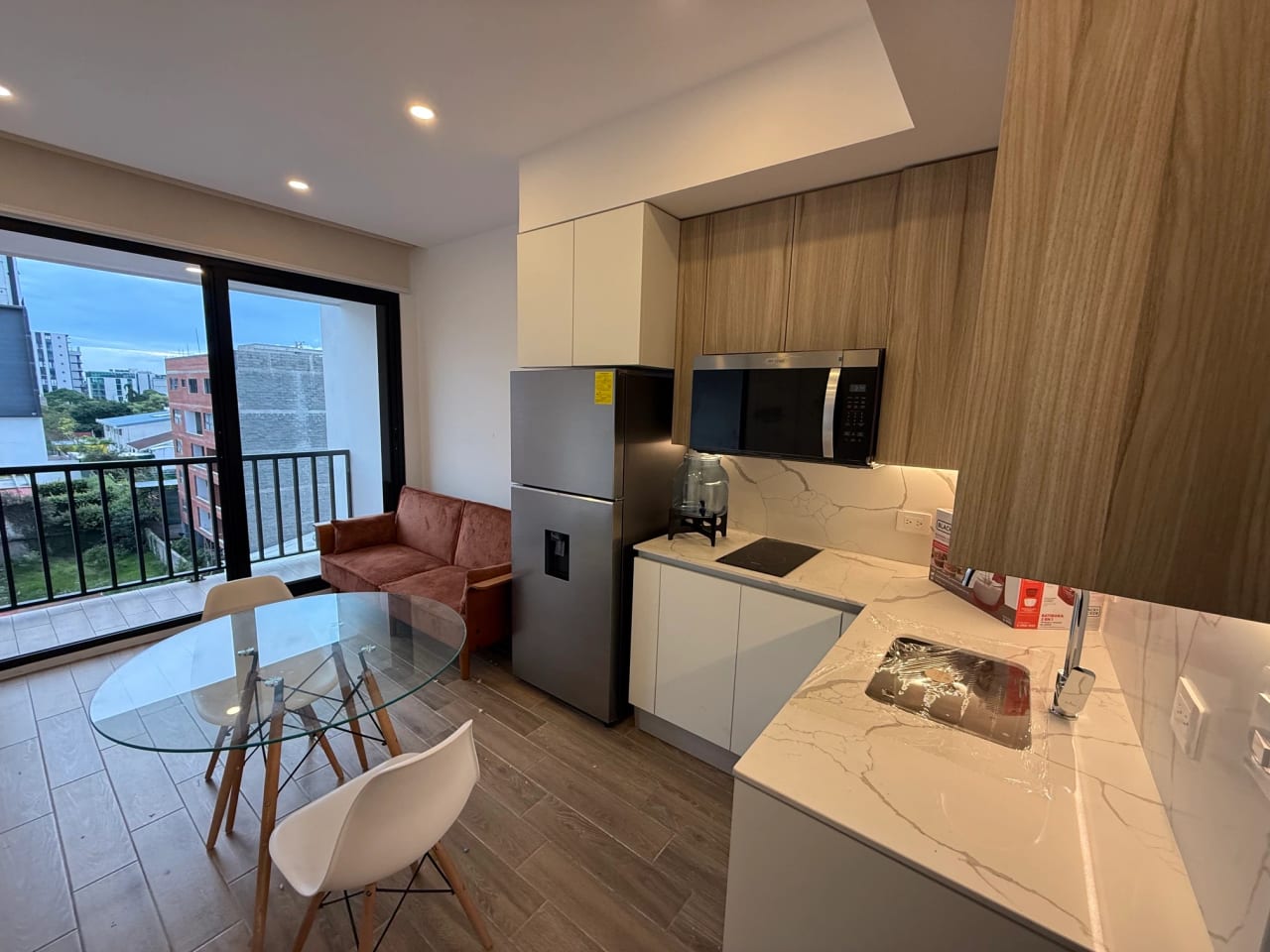Rento Apartamento AMUEBALDO en Avenida Las Americas 1 DORM. NUEVO!! — Apartamento en Alquiler en Inara Americas, Zona 13, Guatemala, Ciudad — foto 1 de 17