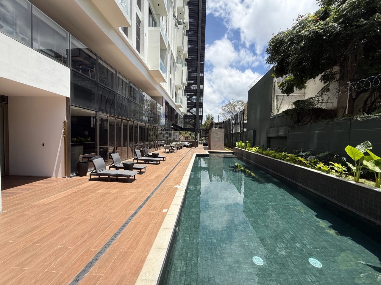 Rento apartamento en Zona 10 EDIFICIO NUEVO CON AMENIDADES DE LUJO — Apartamento en Alquiler en Atarah, Zona 10, Guatemala, Ciudad — foto 6 de 17
