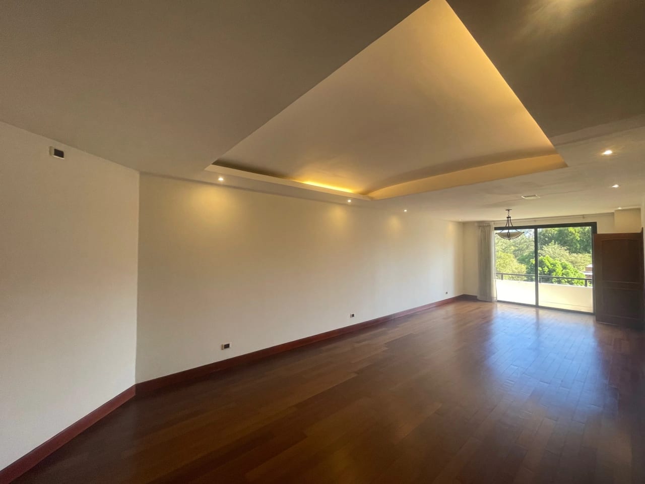 Rento apartamento en Oakland EDIFICIO EXCLUSIVO CERCA DE OAKLAND MALL — Apartamento en Alquiler en Oakland I, Zona 10, Guatemala, Ciudad — foto 6 de 17