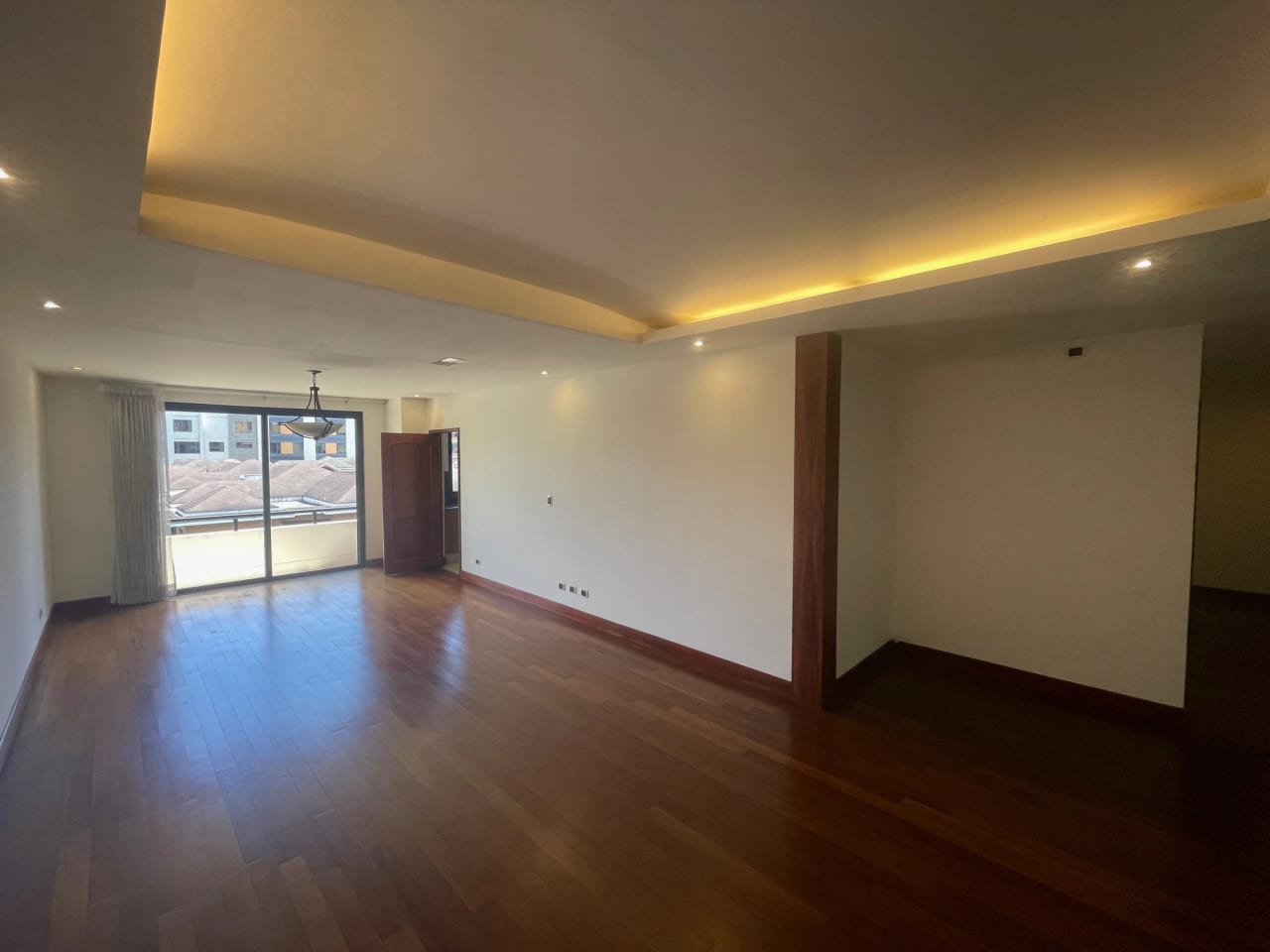 Rento apartamento en Oakland EDIFICIO EXCLUSIVO CERCA DE OAKLAND MALL — Apartamento en Alquiler en Oakland I, Zona 10, Guatemala, Ciudad — foto 8 de 17
