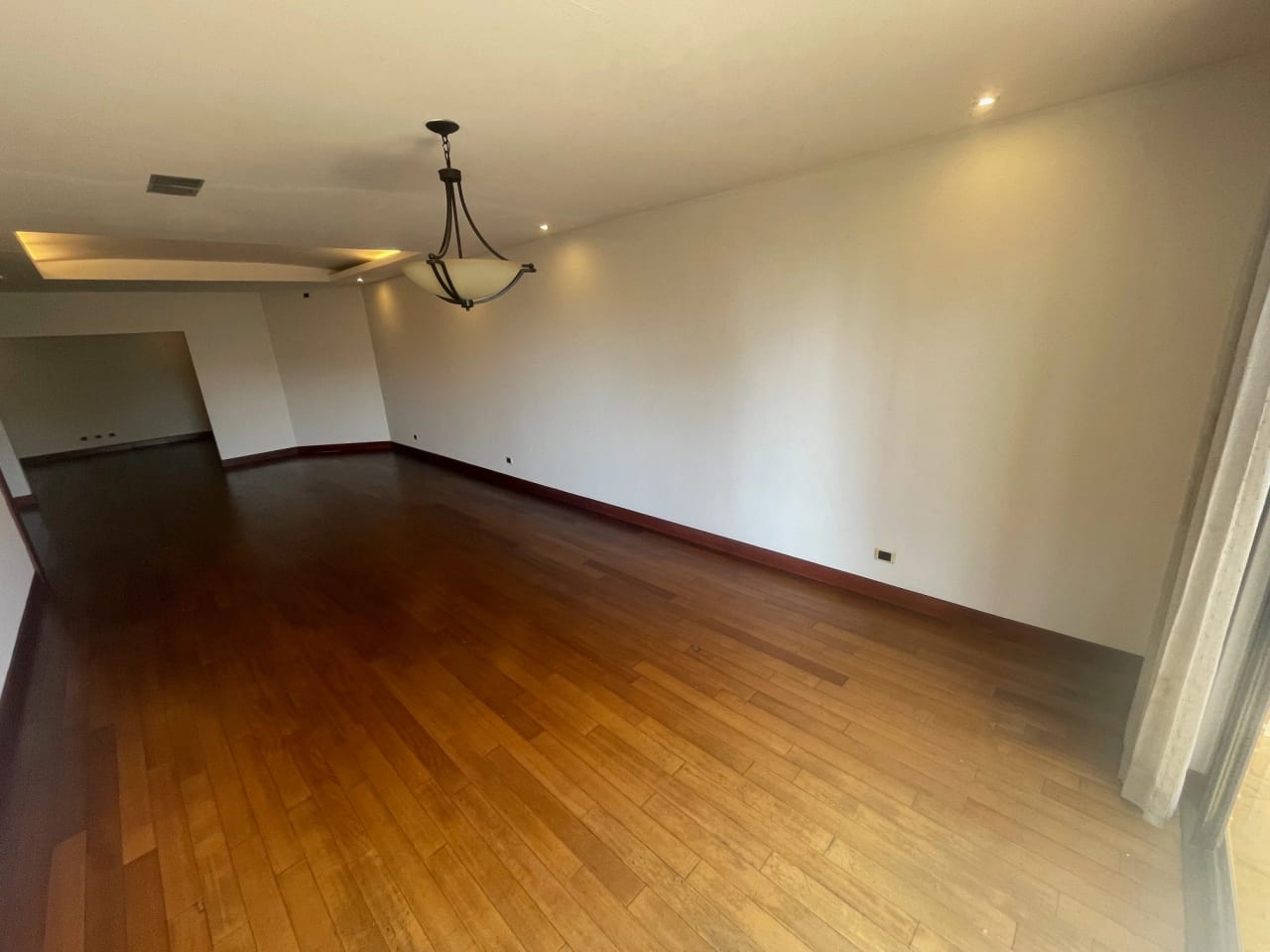 Rento apartamento en Oakland EDIFICIO EXCLUSIVO CERCA DE OAKLAND MALL — Apartamento en Alquiler en Oakland I, Zona 10, Guatemala, Ciudad — foto 11 de 17