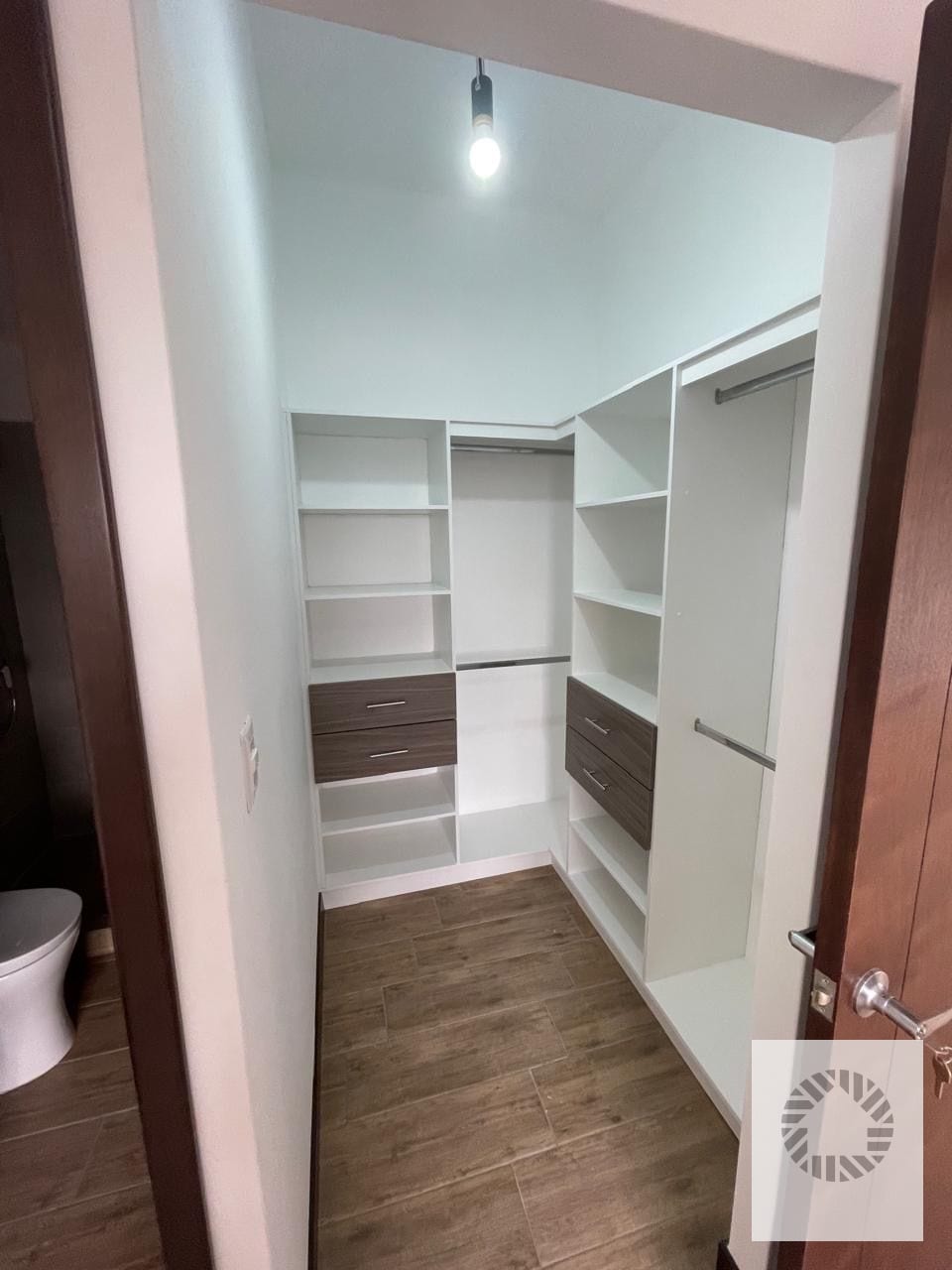 Bonito Apartamento — Apartamento en Alquiler en Casalini Diagonal 6, Zona 10, Guatemala, Ciudad — foto 4 de 11