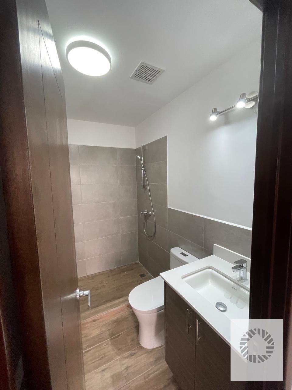 Bonito Apartamento — Apartamento en Alquiler en Casalini Diagonal 6, Zona 10, Guatemala, Ciudad — foto 6 de 11