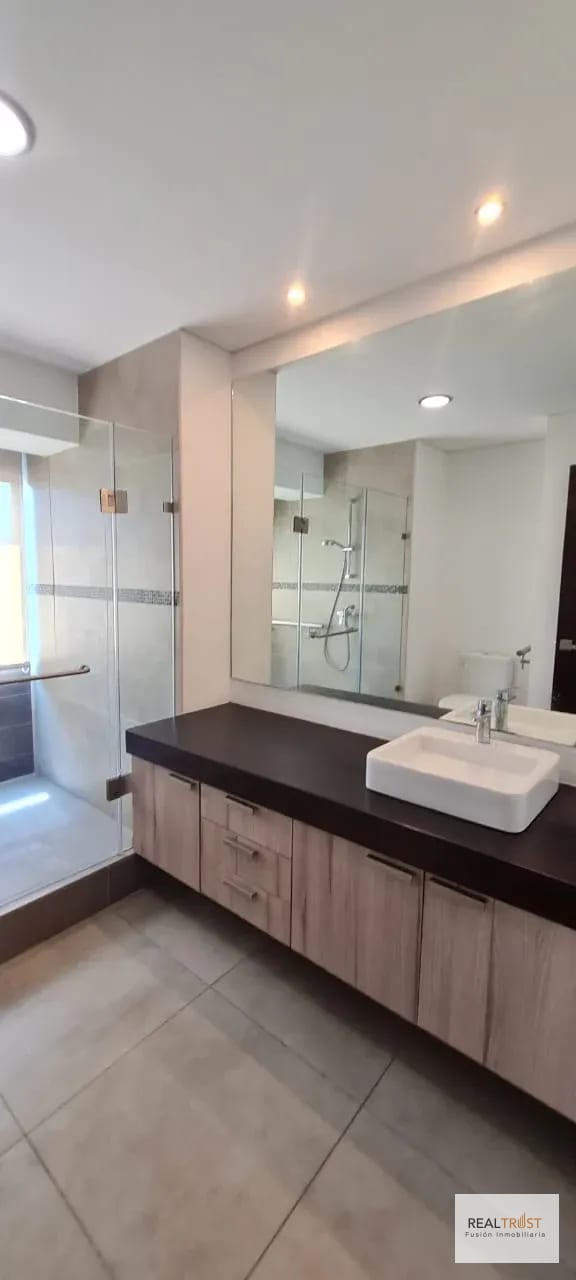 RENTO APARTAMENTO EN VIÚ CAYALÁ — Apartamento en Alquiler en Viú Cayalá, Zona 16, Guatemala, Ciudad — foto 13 de 17