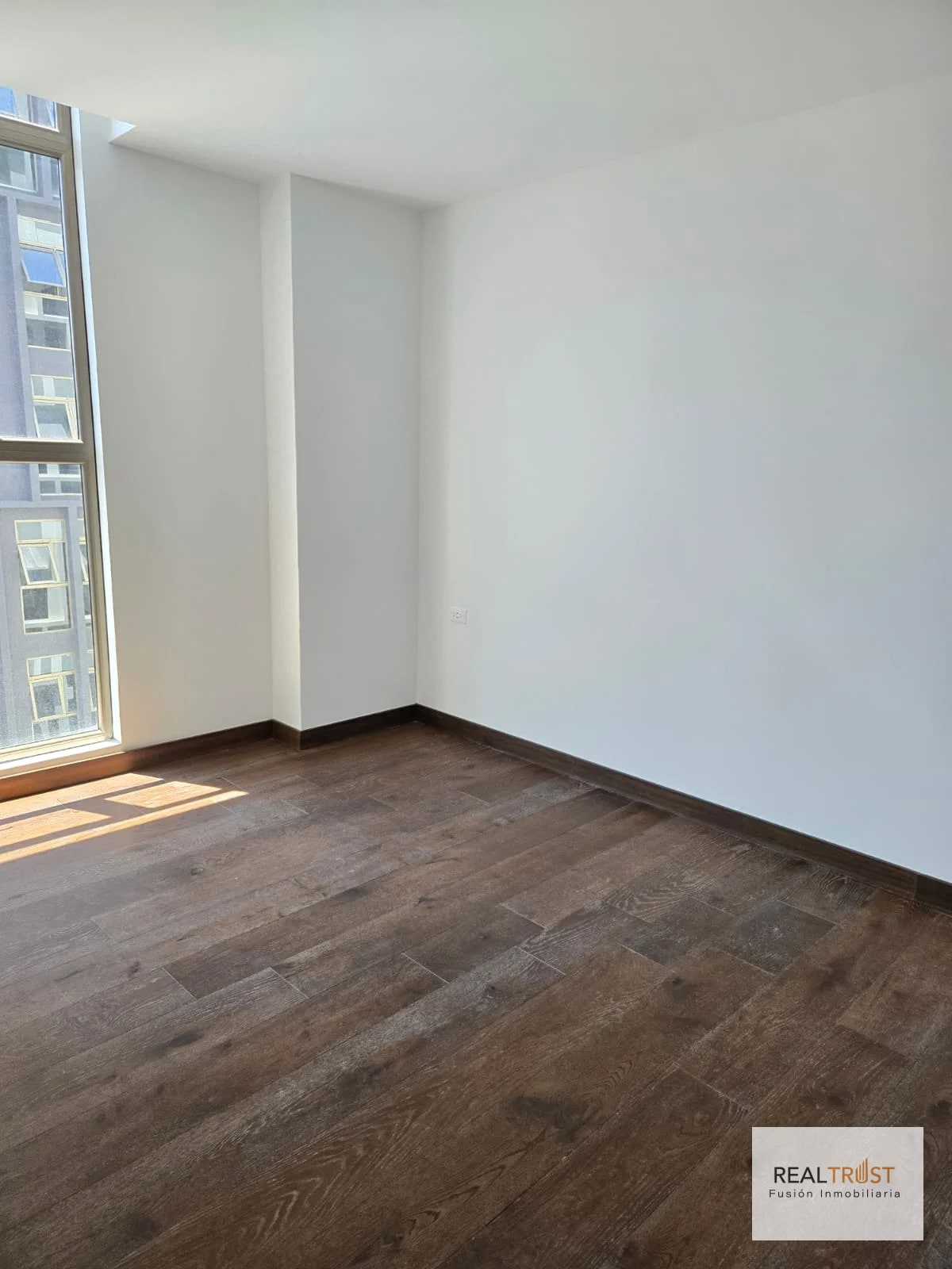 Apartamento nuevo en renta Edificio Atarah corazón de zona 10 - 6